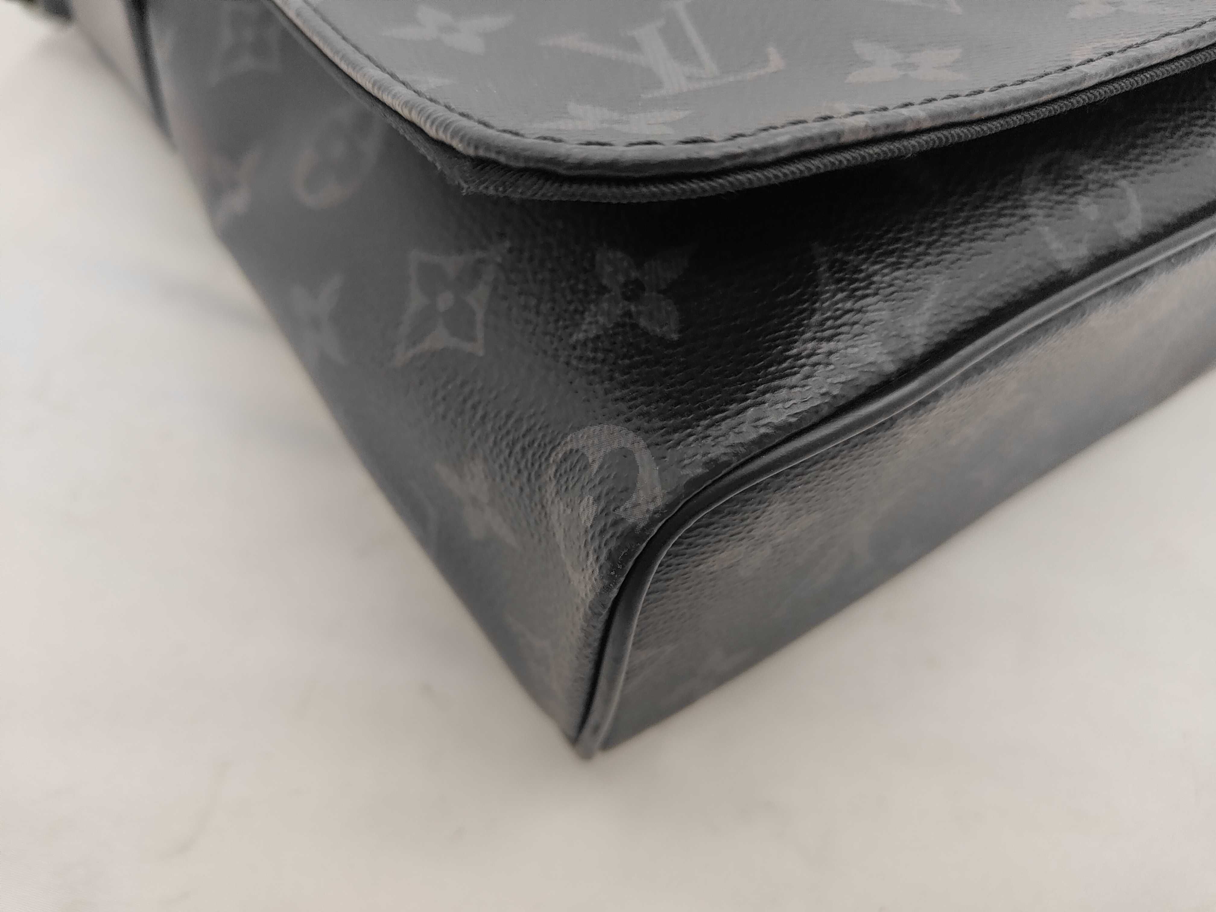 District MM Shoulder Bag — view 6