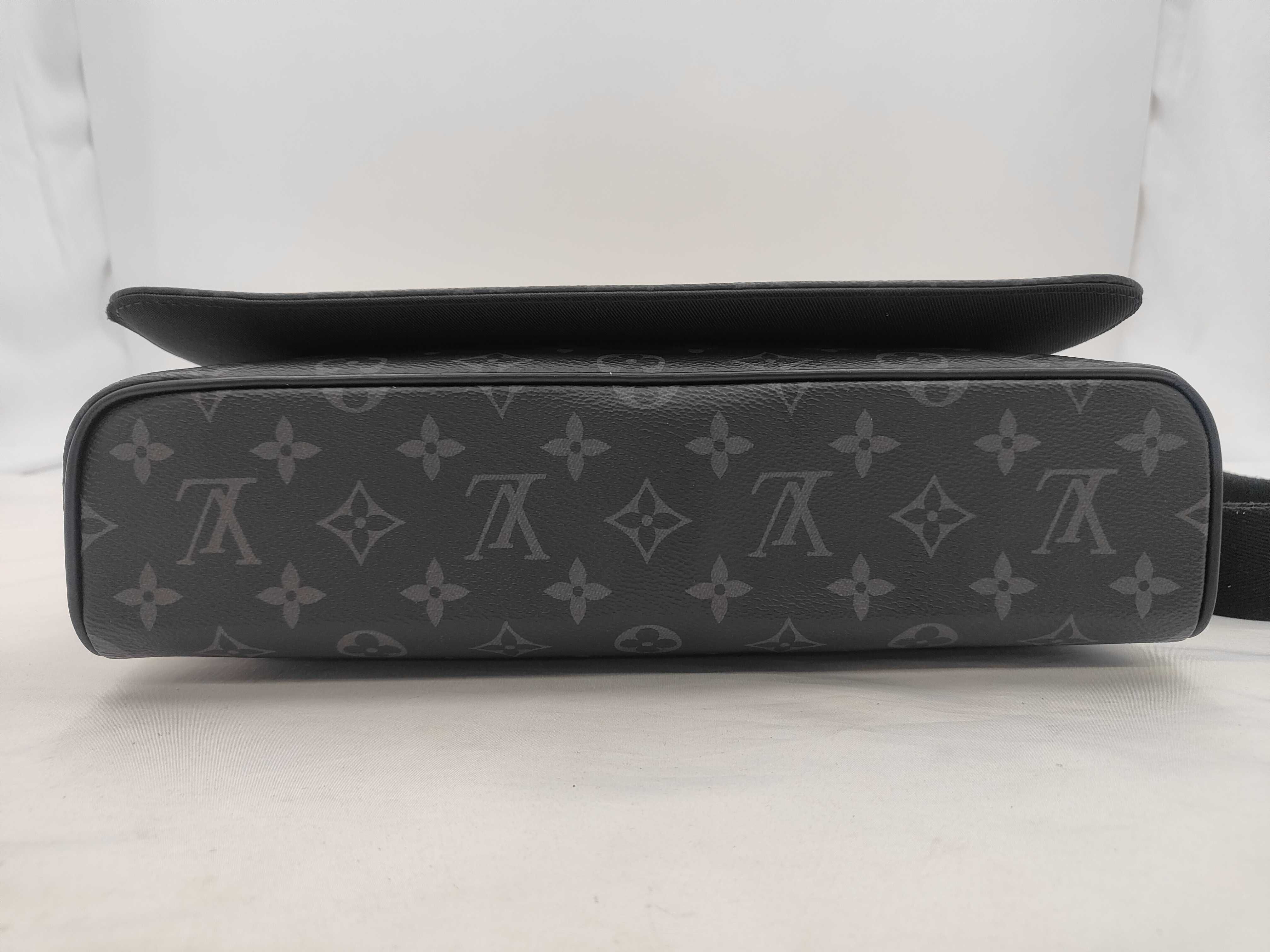District MM Shoulder Bag — view 7