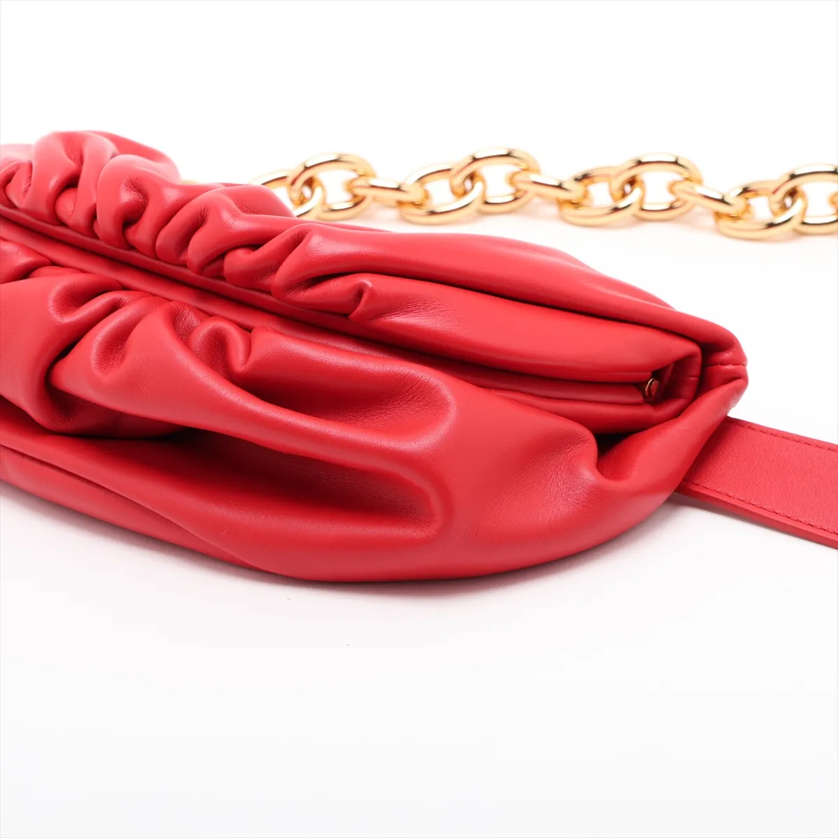 The Chain Pouch Leather Body Bag Red — view 3