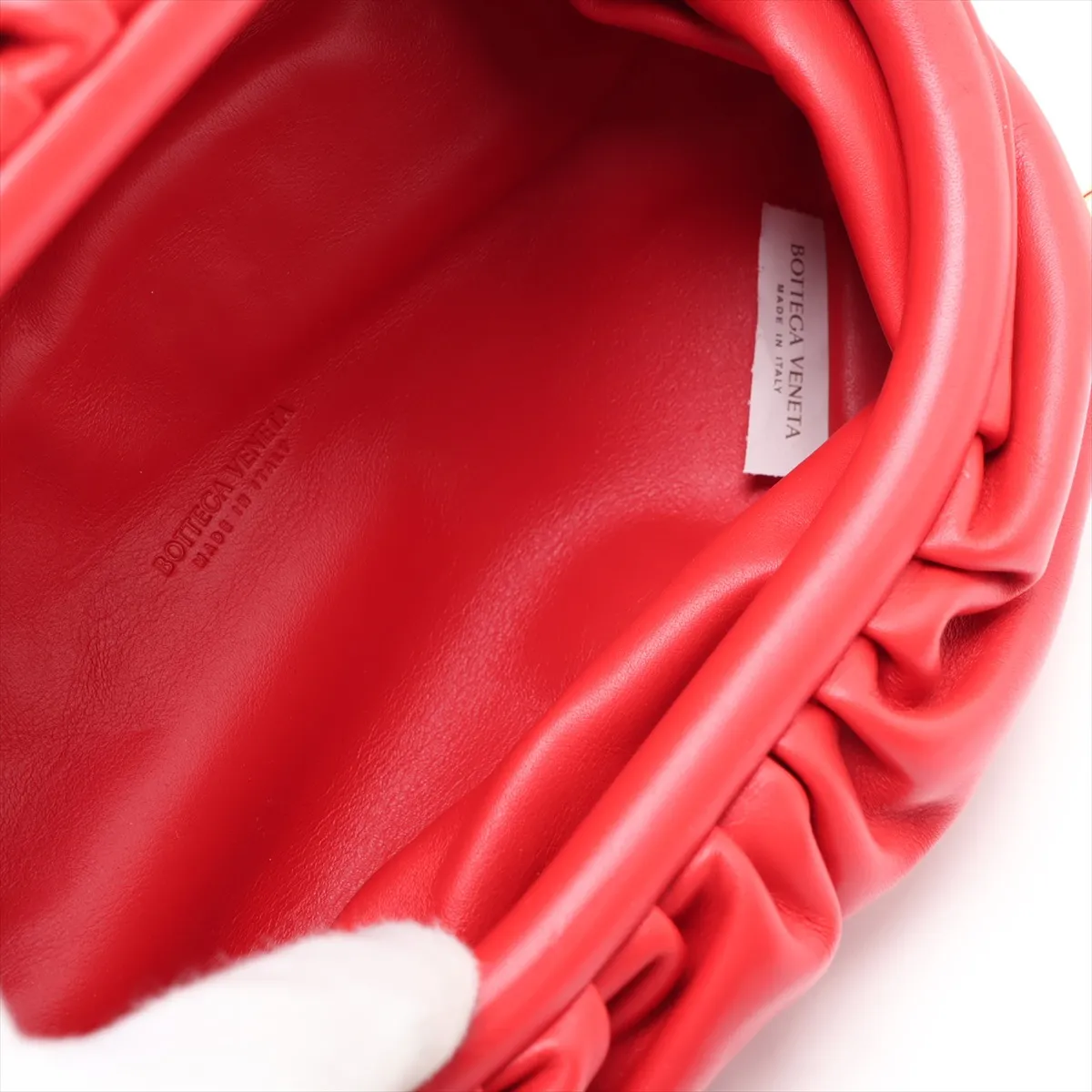 The Chain Pouch Leather Body Bag Red — view 6