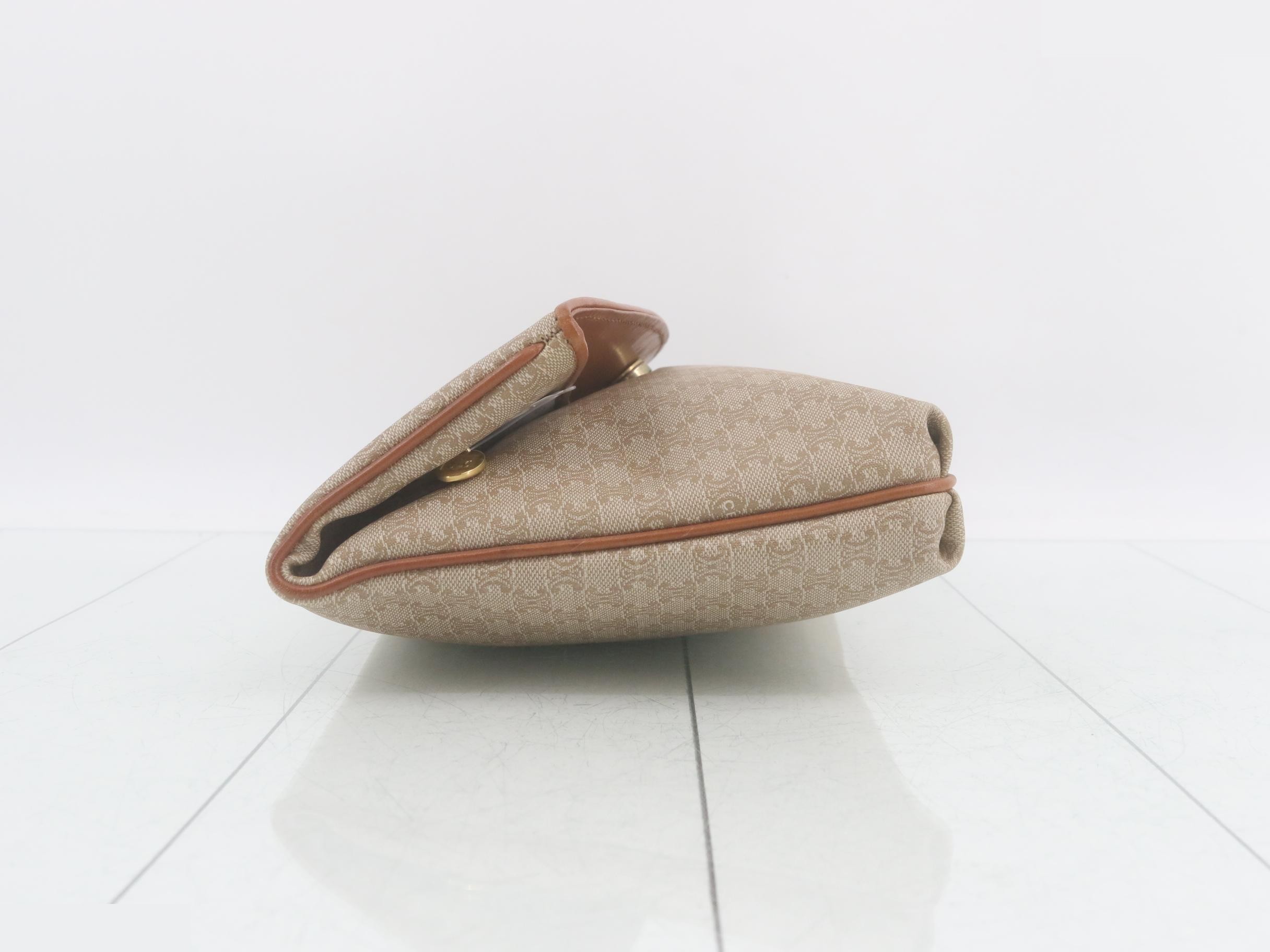 Triomphe Clutch Pouch — view 4