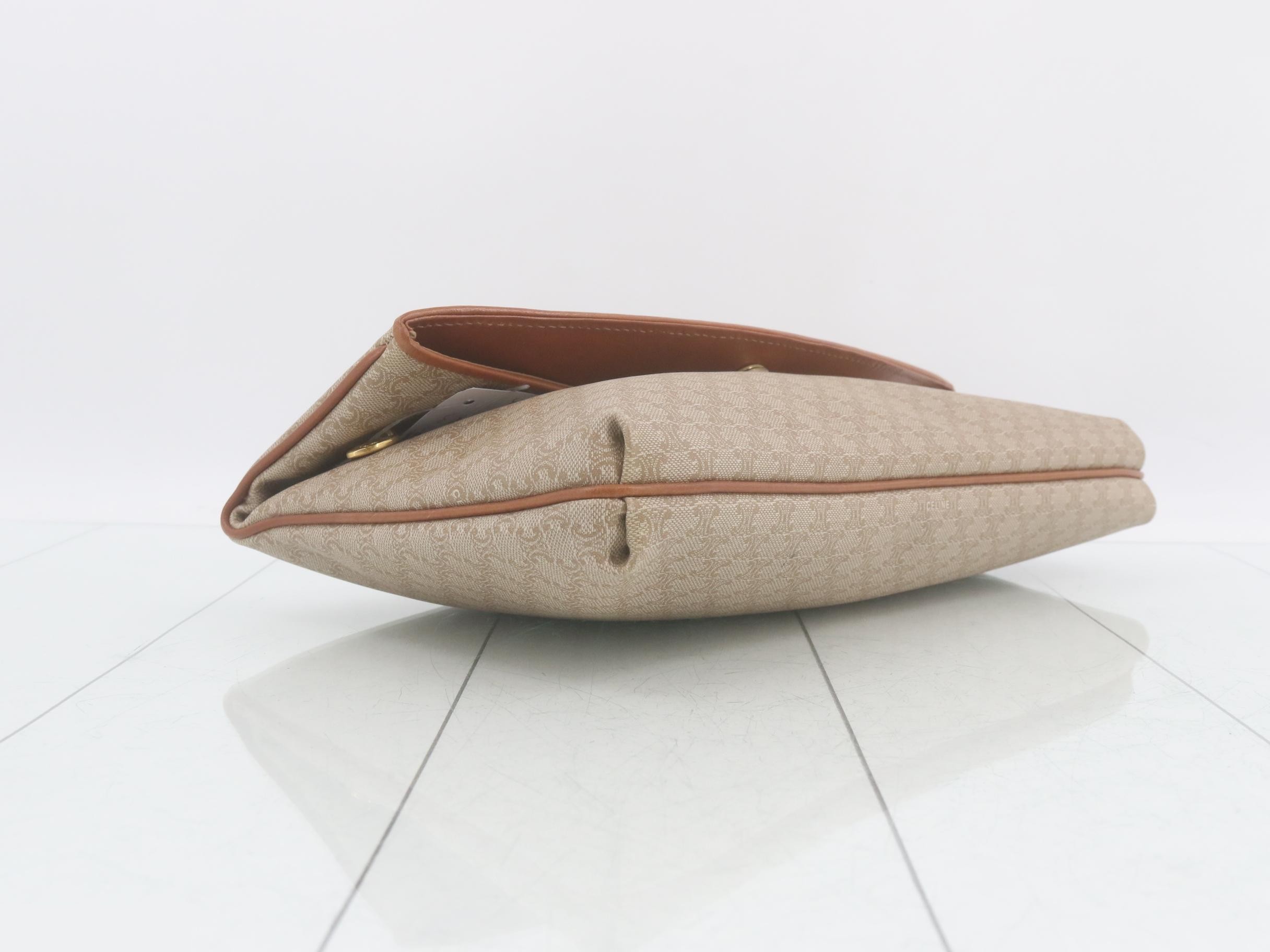 Triomphe Clutch Pouch — view 5