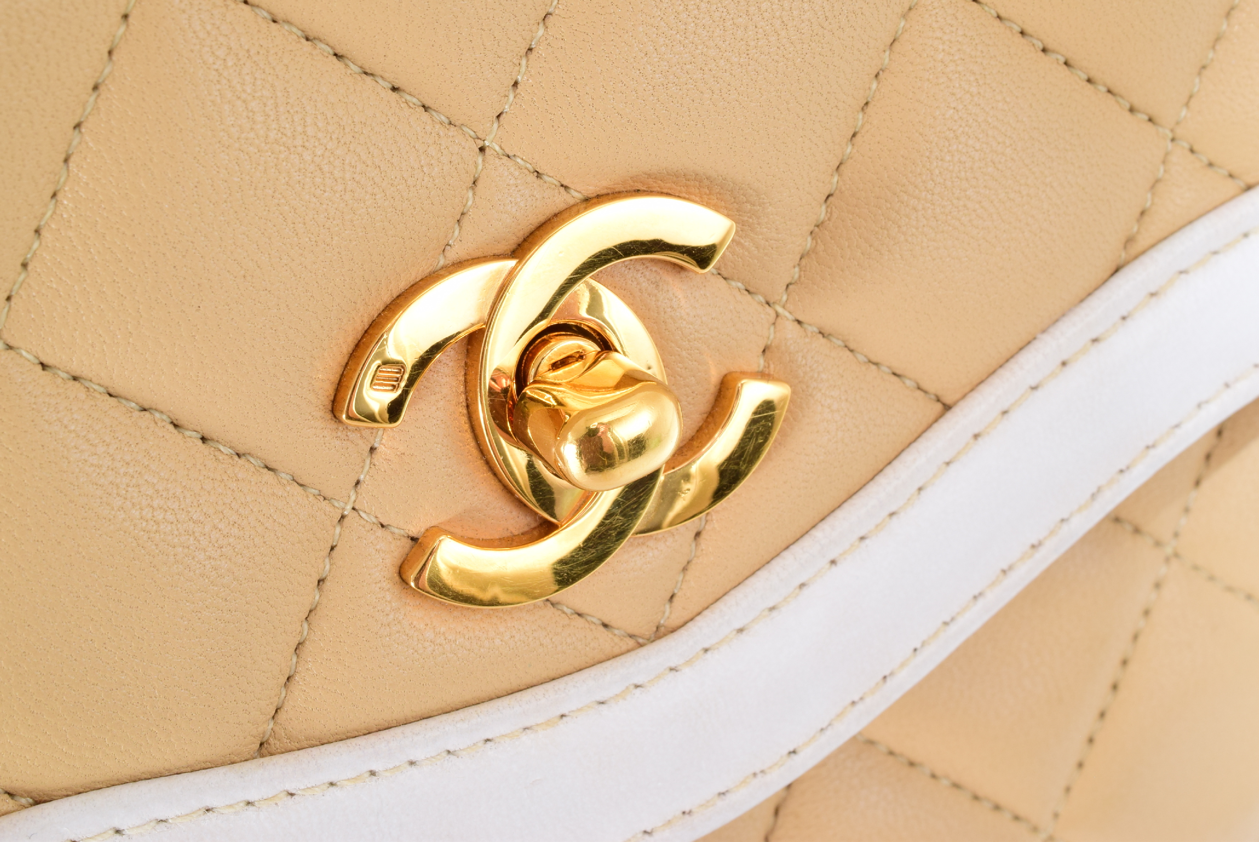 Matelassé Bicolor Chain Shoulder Bag with Gold Hardware — view 6