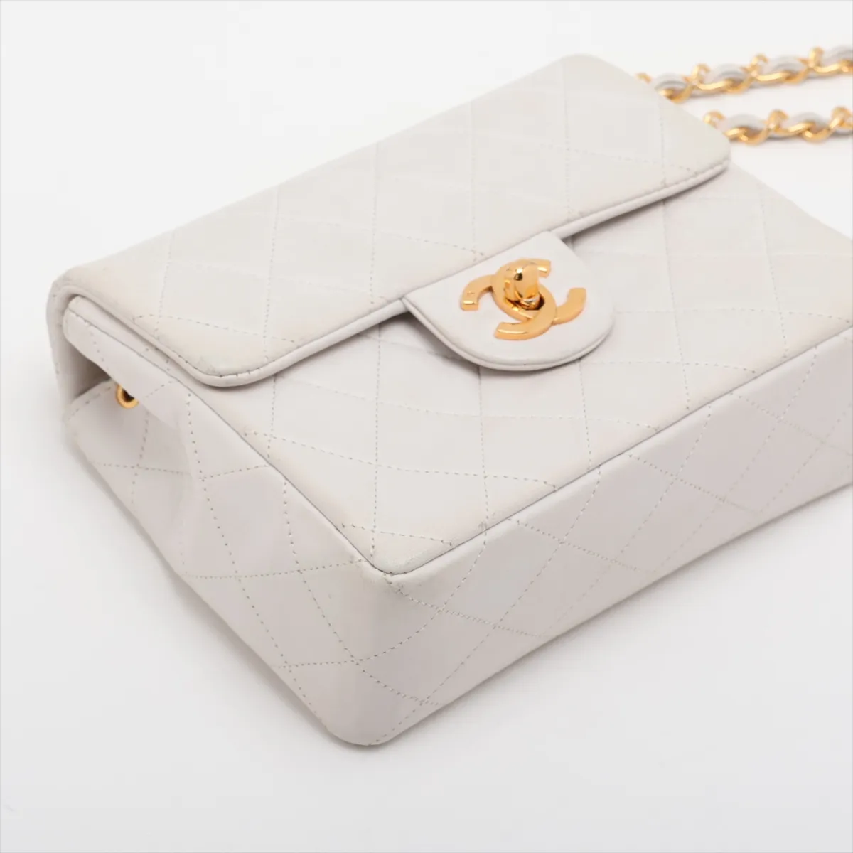 Mini Matelassé 17 Lambskin Single Flap Single Chain Bag, White with Gold Hardware, 1712407, Series 1, A01115 — view 4