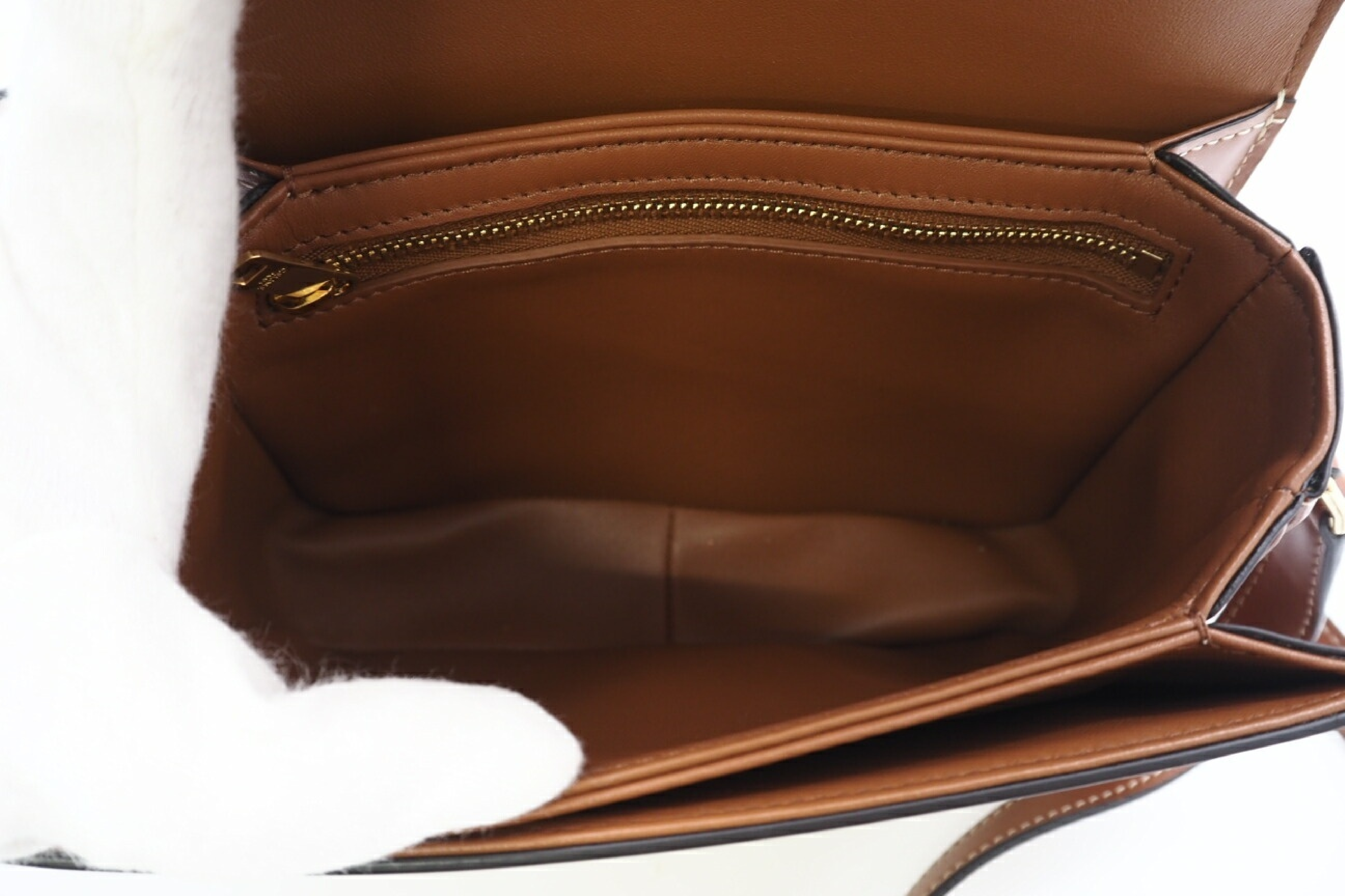 188882BZ4.01BC Triomphe Canvas & Calfskin Teen Triomphe Bag White Shoulder Bag — view 8