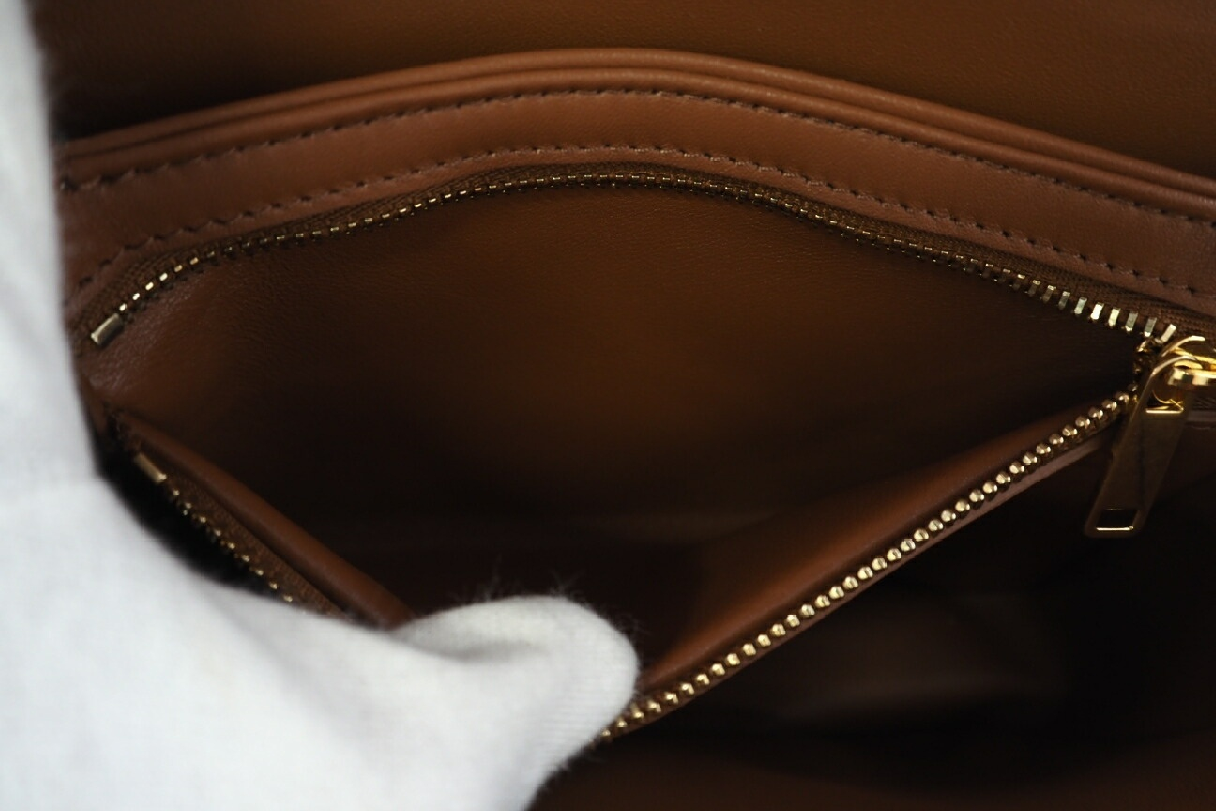 188882BZ4.01BC Triomphe Canvas & Calfskin Teen Triomphe Bag White Shoulder Bag — view 9