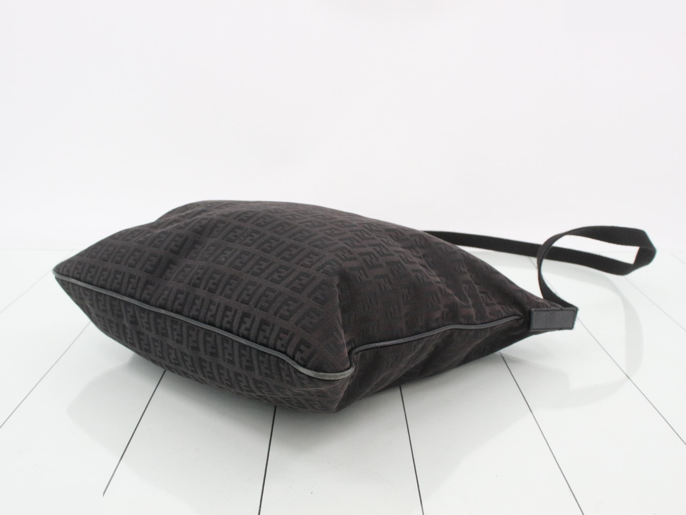 Zucchino (Bag) - Shoulder Bag - Black — view 6