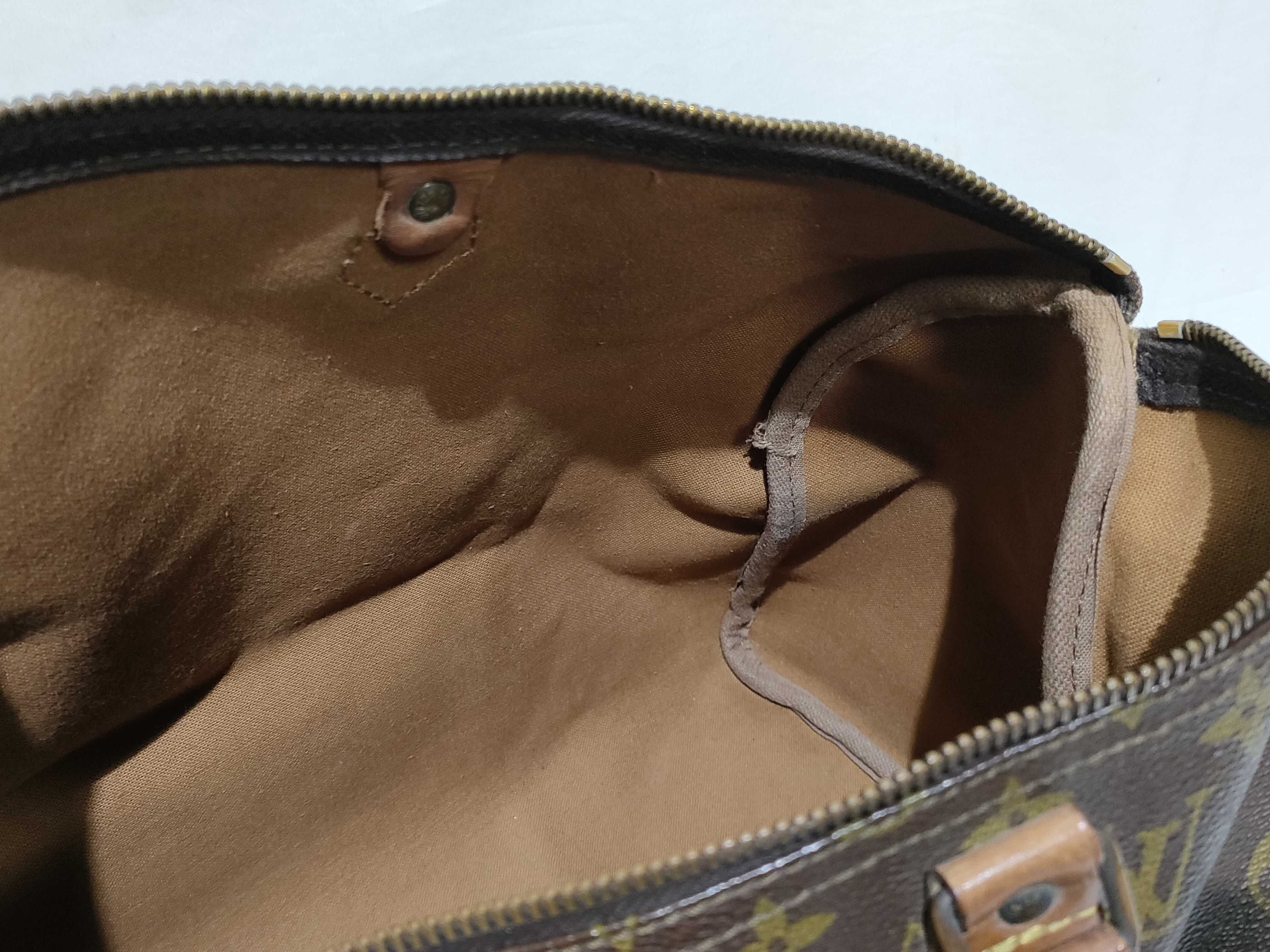 Monogram Louis Vuitton Monogram M41106 Speedy 40 Handbag — view 10