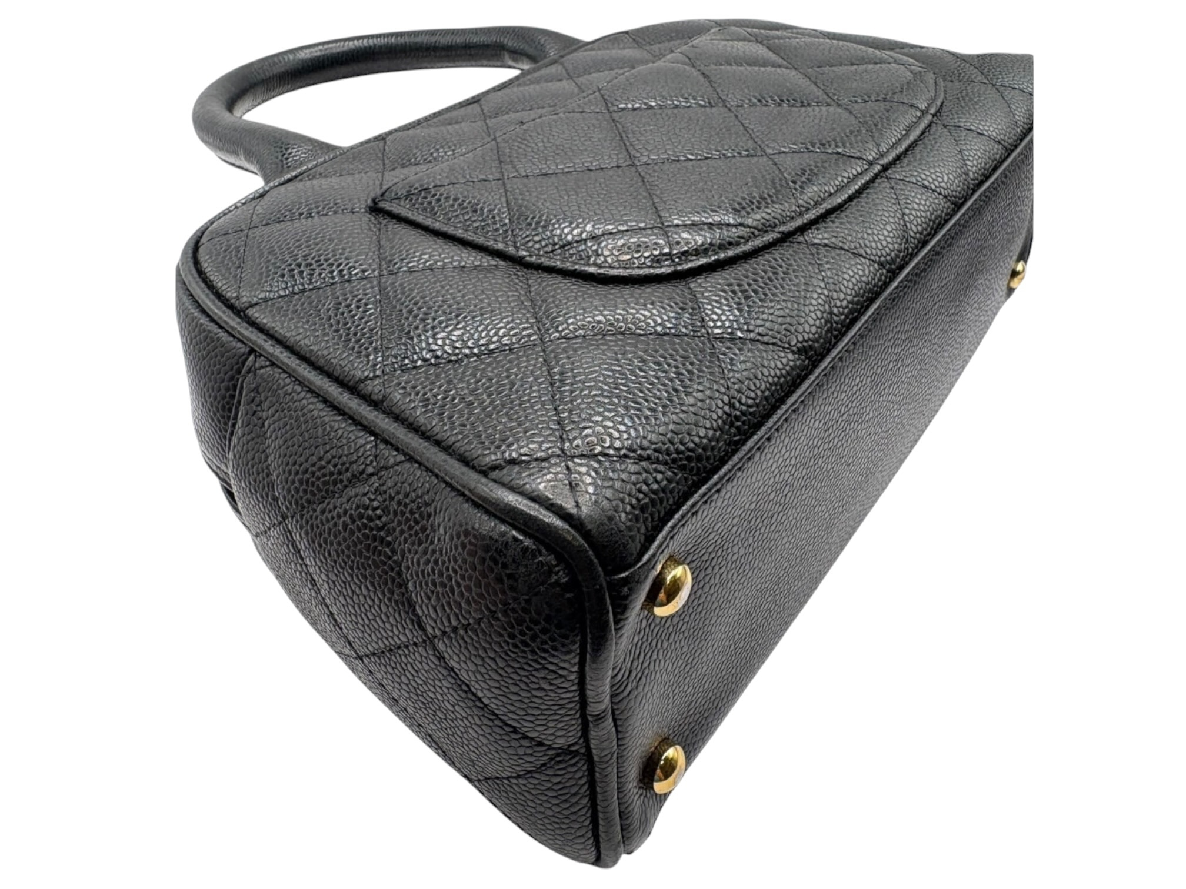 Chanel Matelassé Caviar Skin Handbag Black Gold Hardware Handbag — view 5