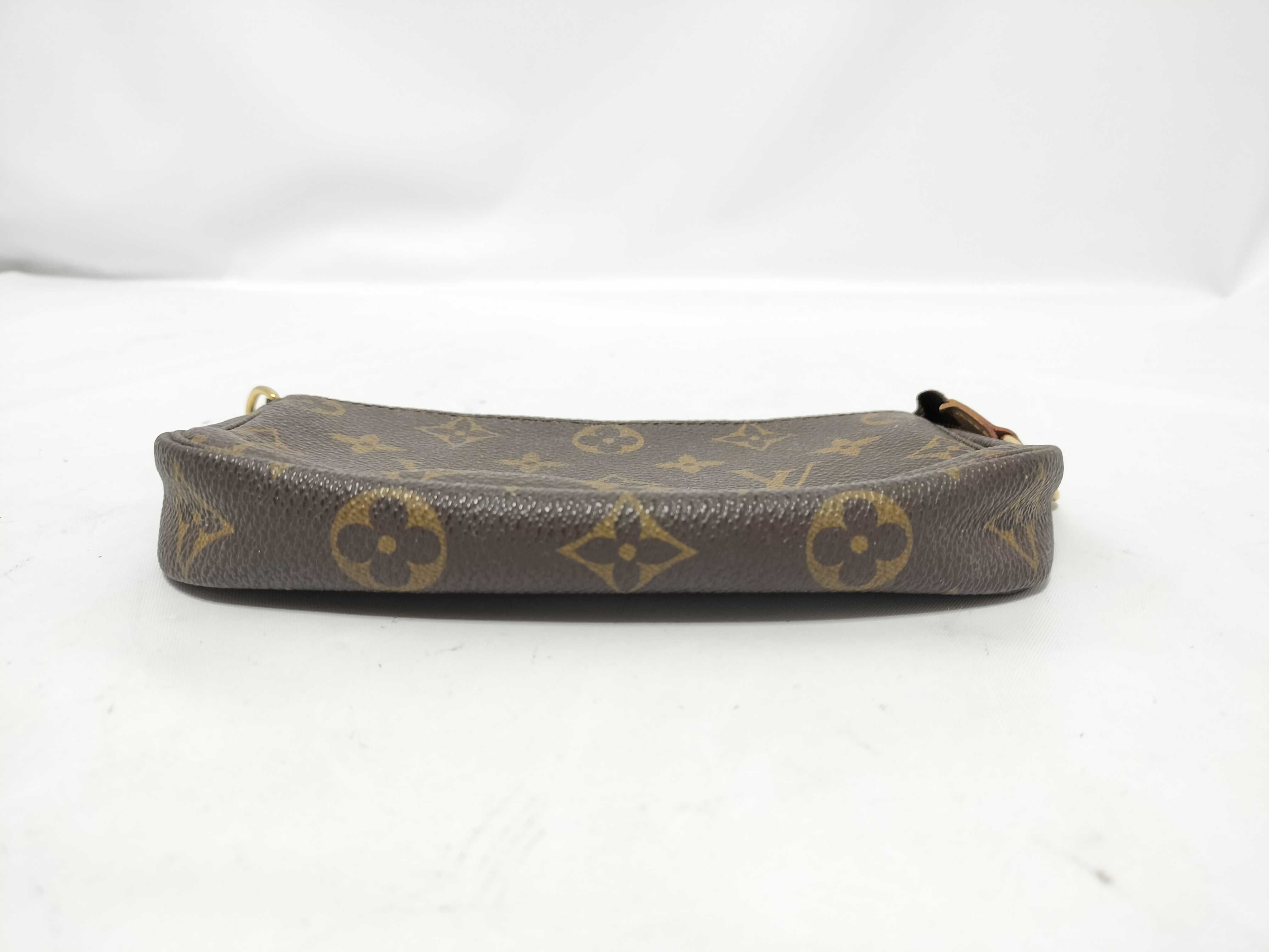 Monogram Louis Vuitton Pochette Accessoires Monogram Pouch — view 7
