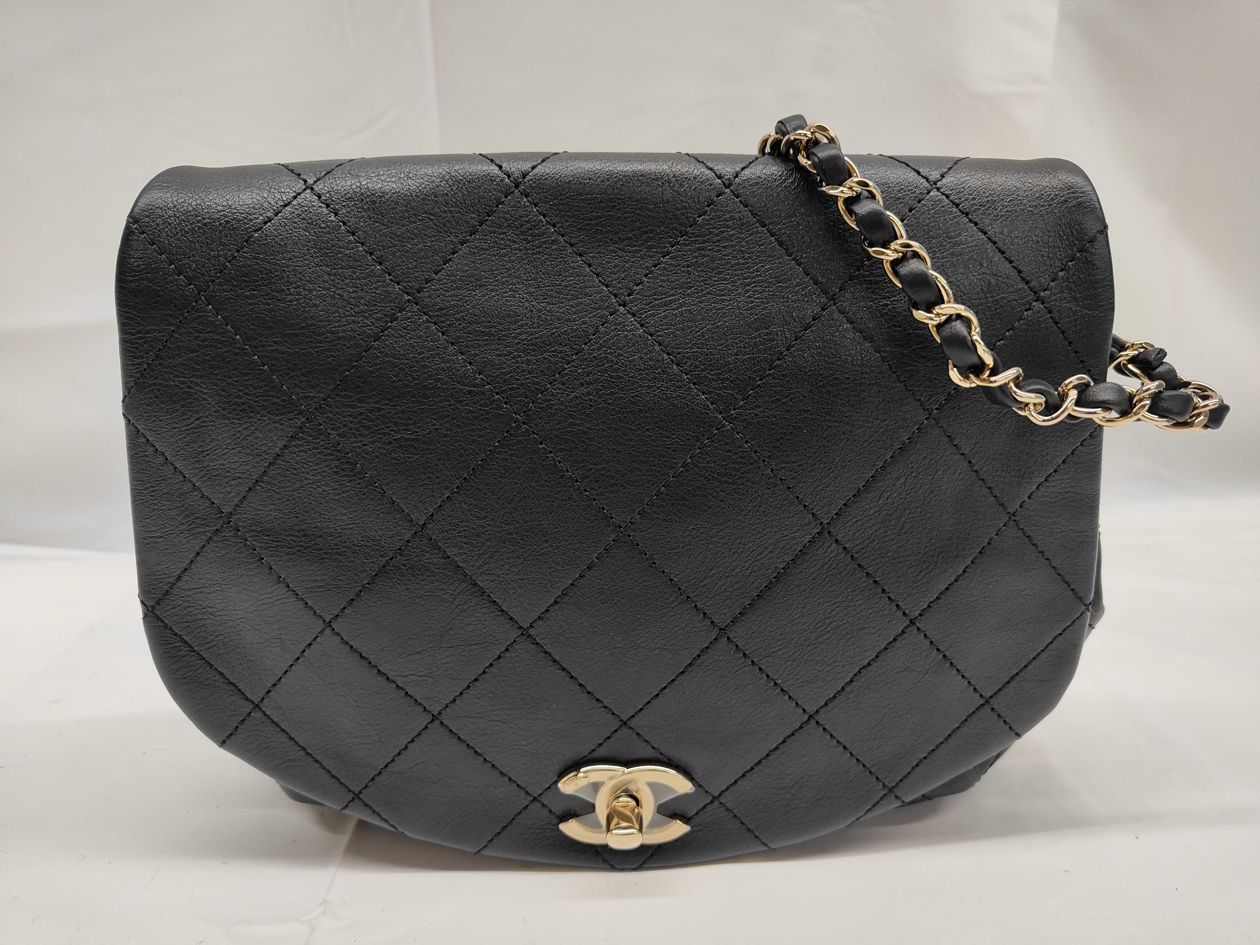 Matelassé (Bag) Matelassé Leather Chain Shoulder Bag