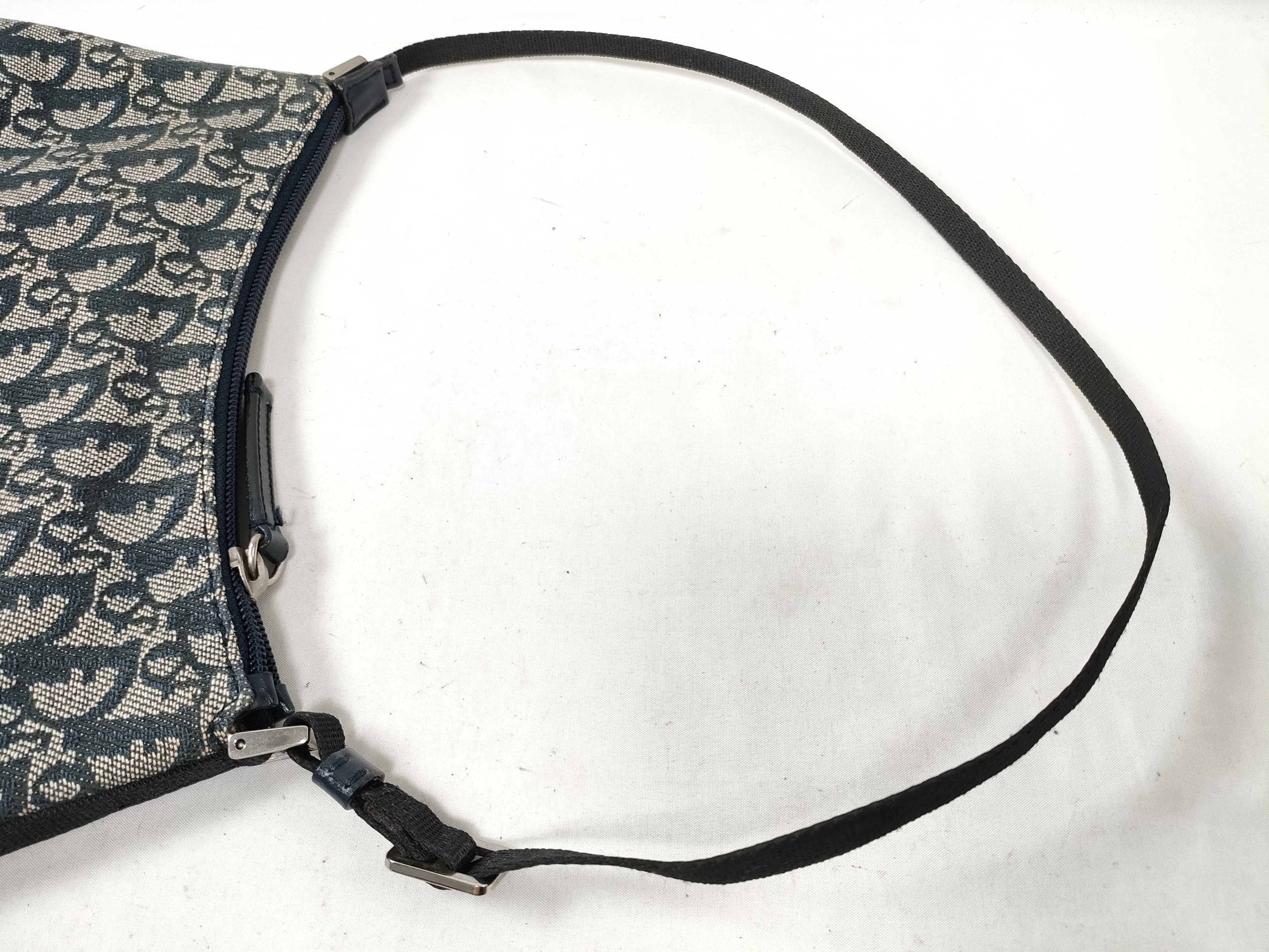 Trotter One-Shoulder Bag (Shoulder Bag) — view 5