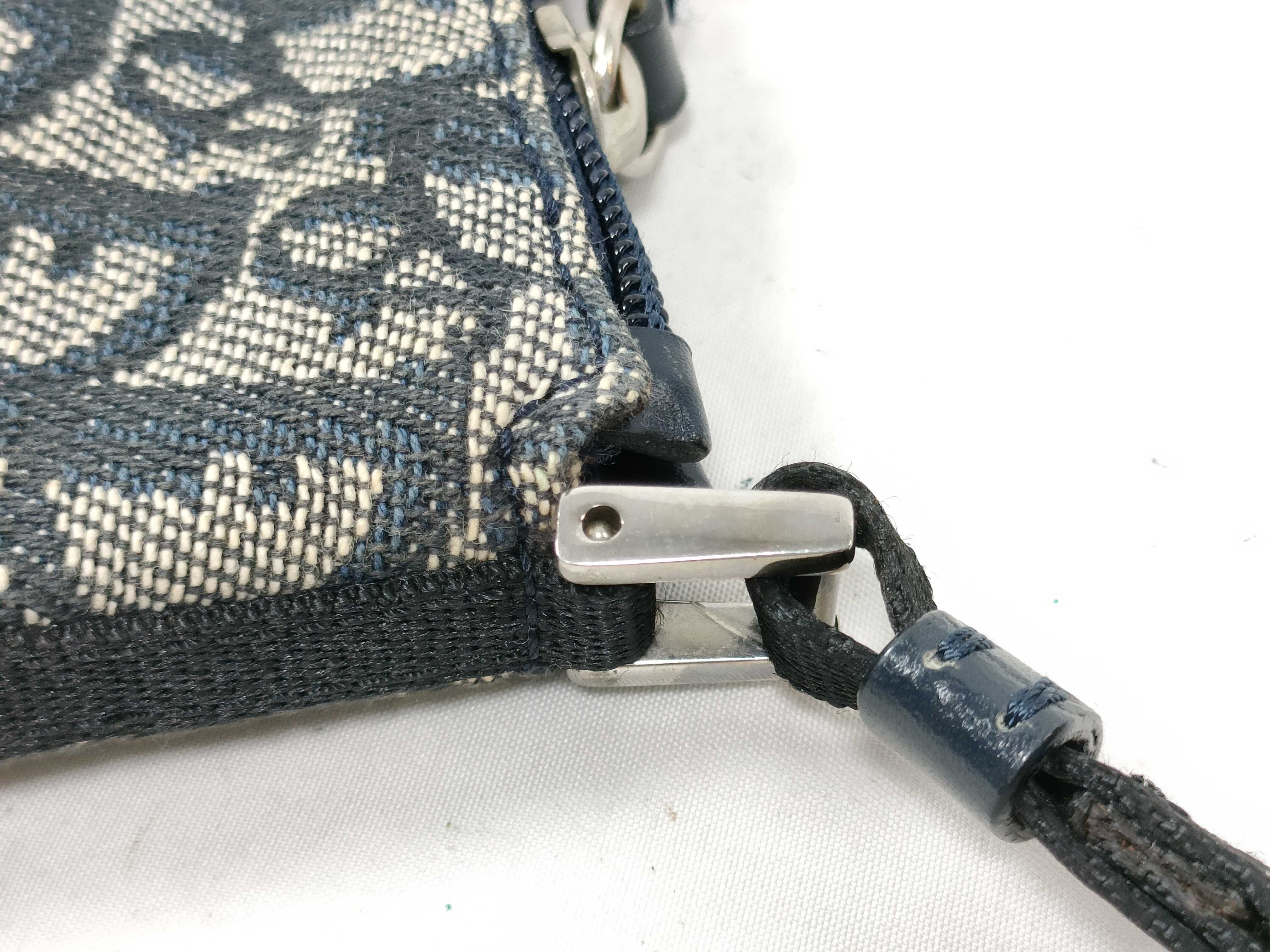 Trotter One-Shoulder Bag (Shoulder Bag) — view 6