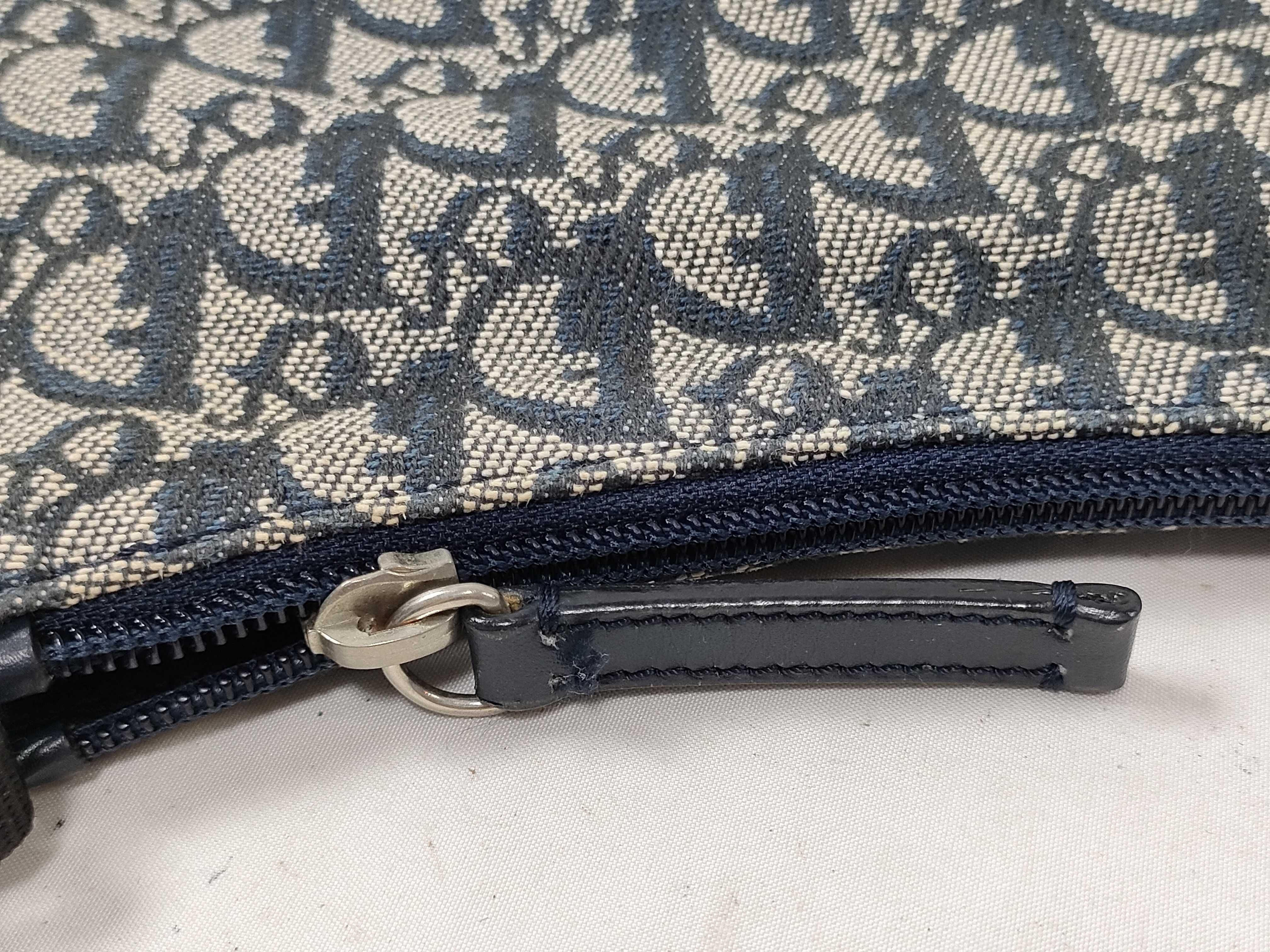 Trotter One-Shoulder Bag (Shoulder Bag) — view 8