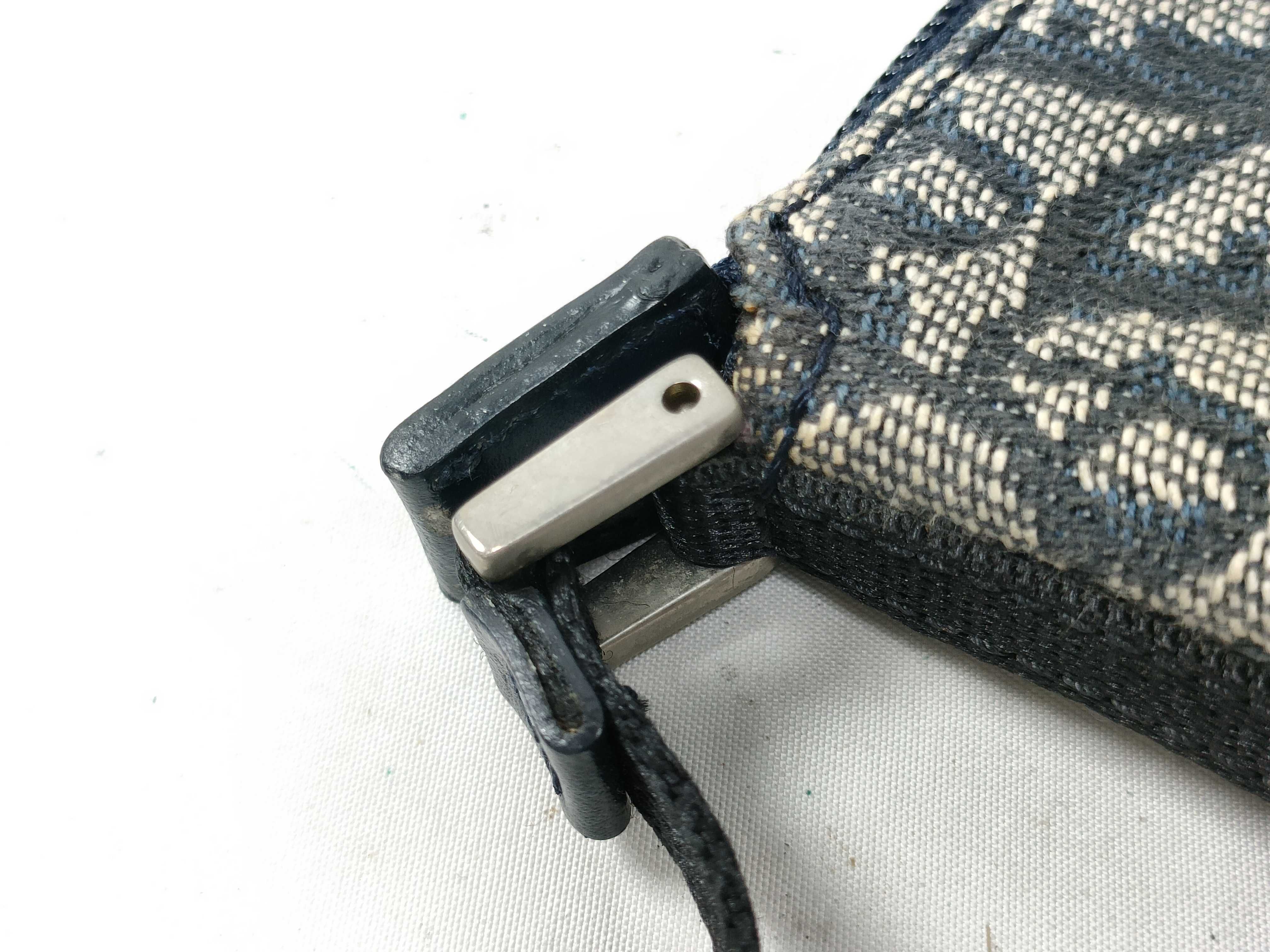 Trotter One-Shoulder Bag (Shoulder Bag) — view 10
