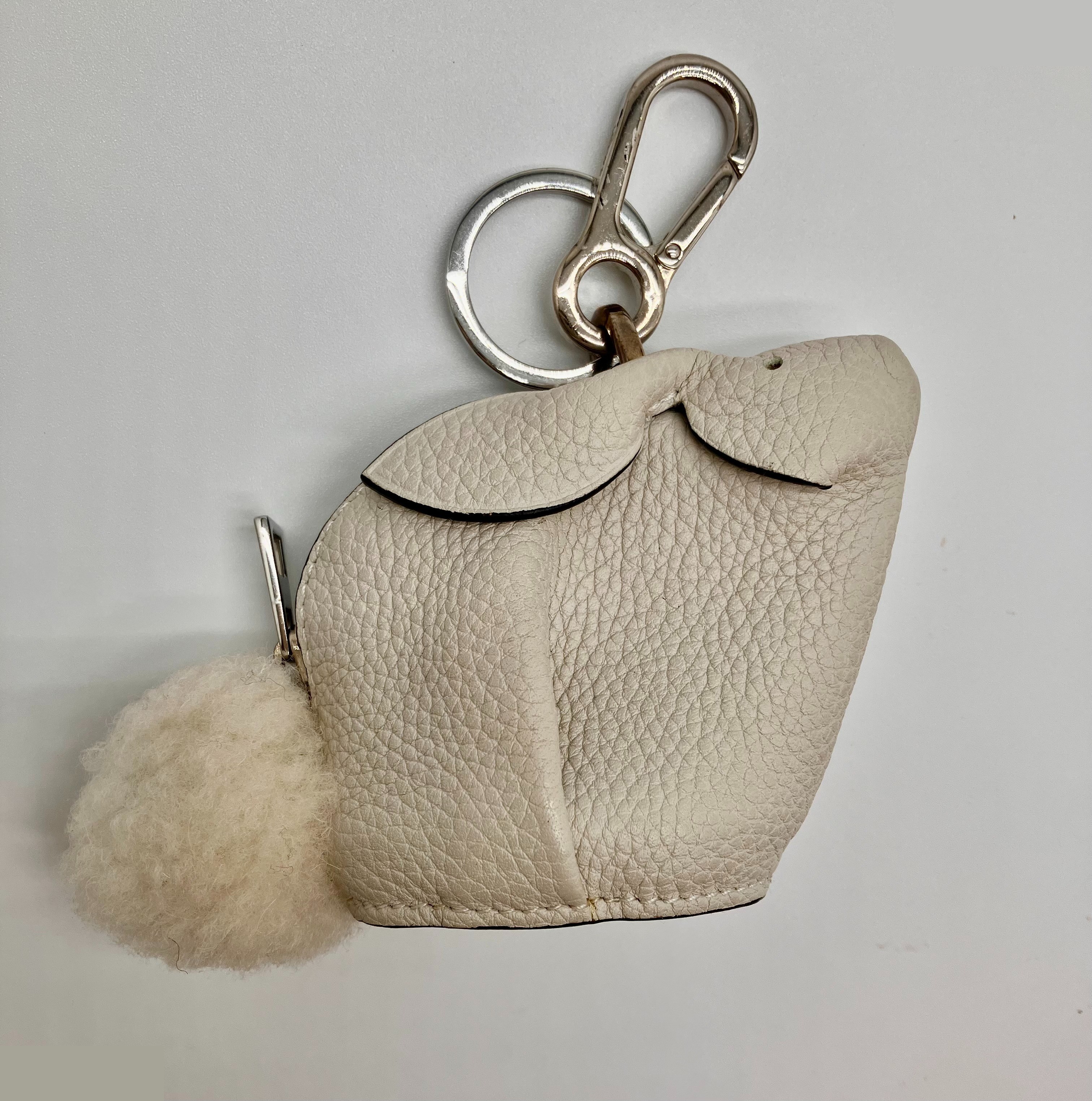Other items: Small accessories, phone straps, keychains — view 2