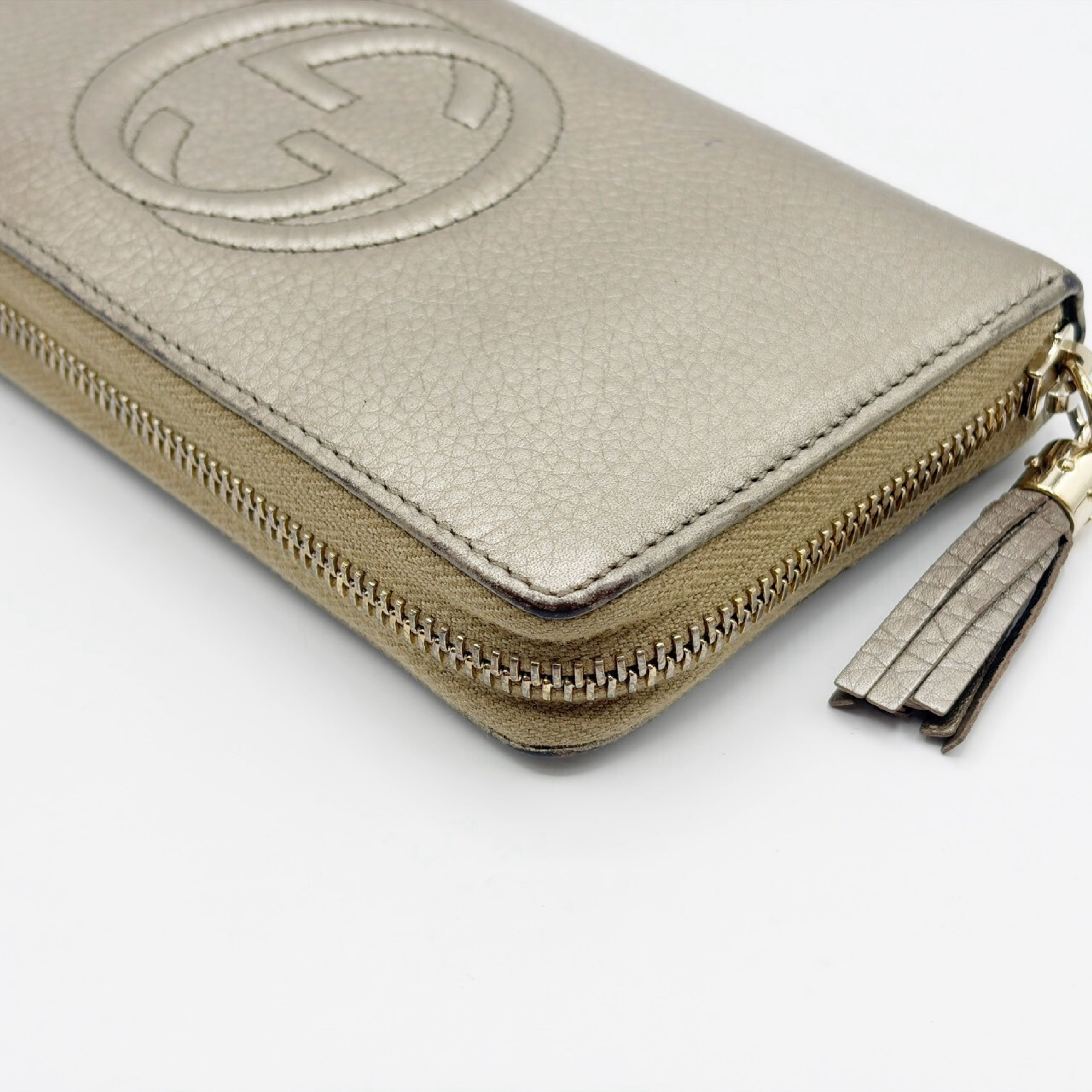 Soho Round Zip Wallet Gold — view 3