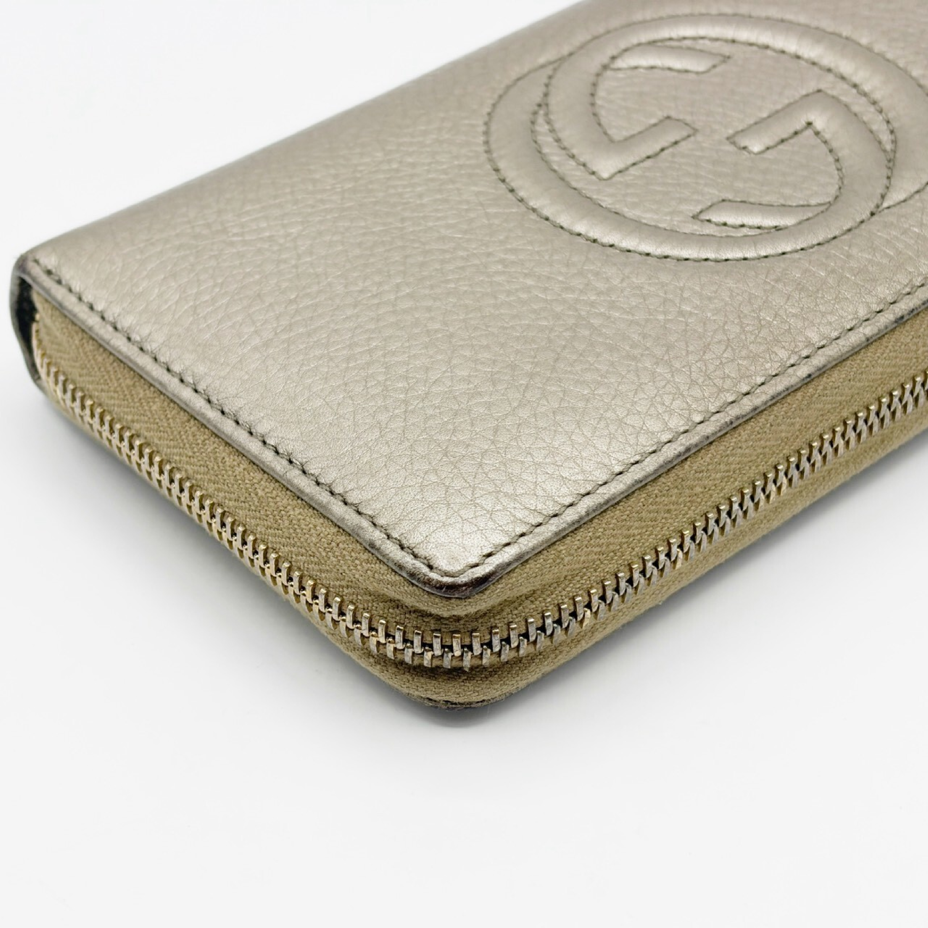 Soho Round Zip Wallet Gold — view 4