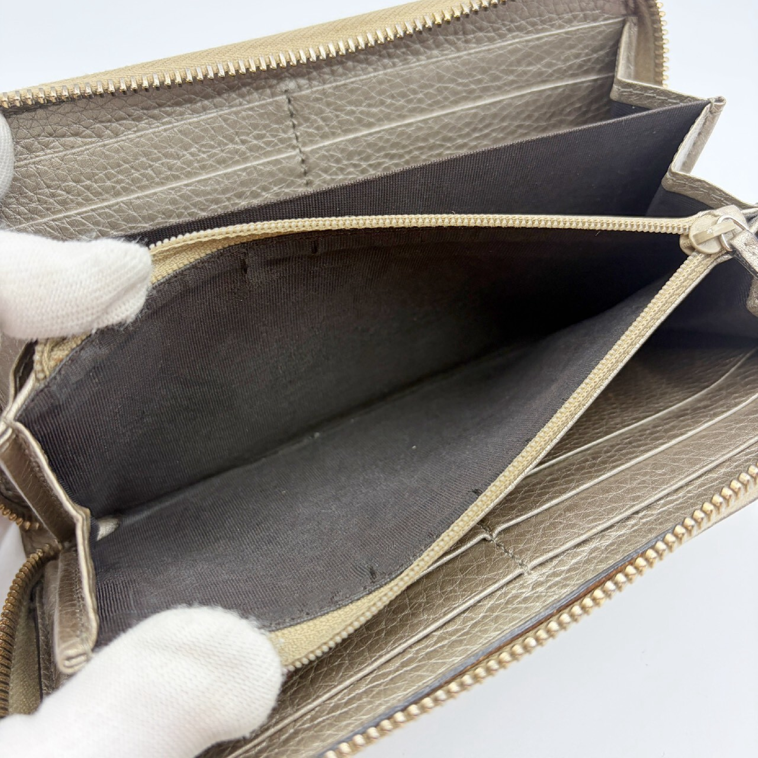 Soho Round Zip Wallet Gold — view 10