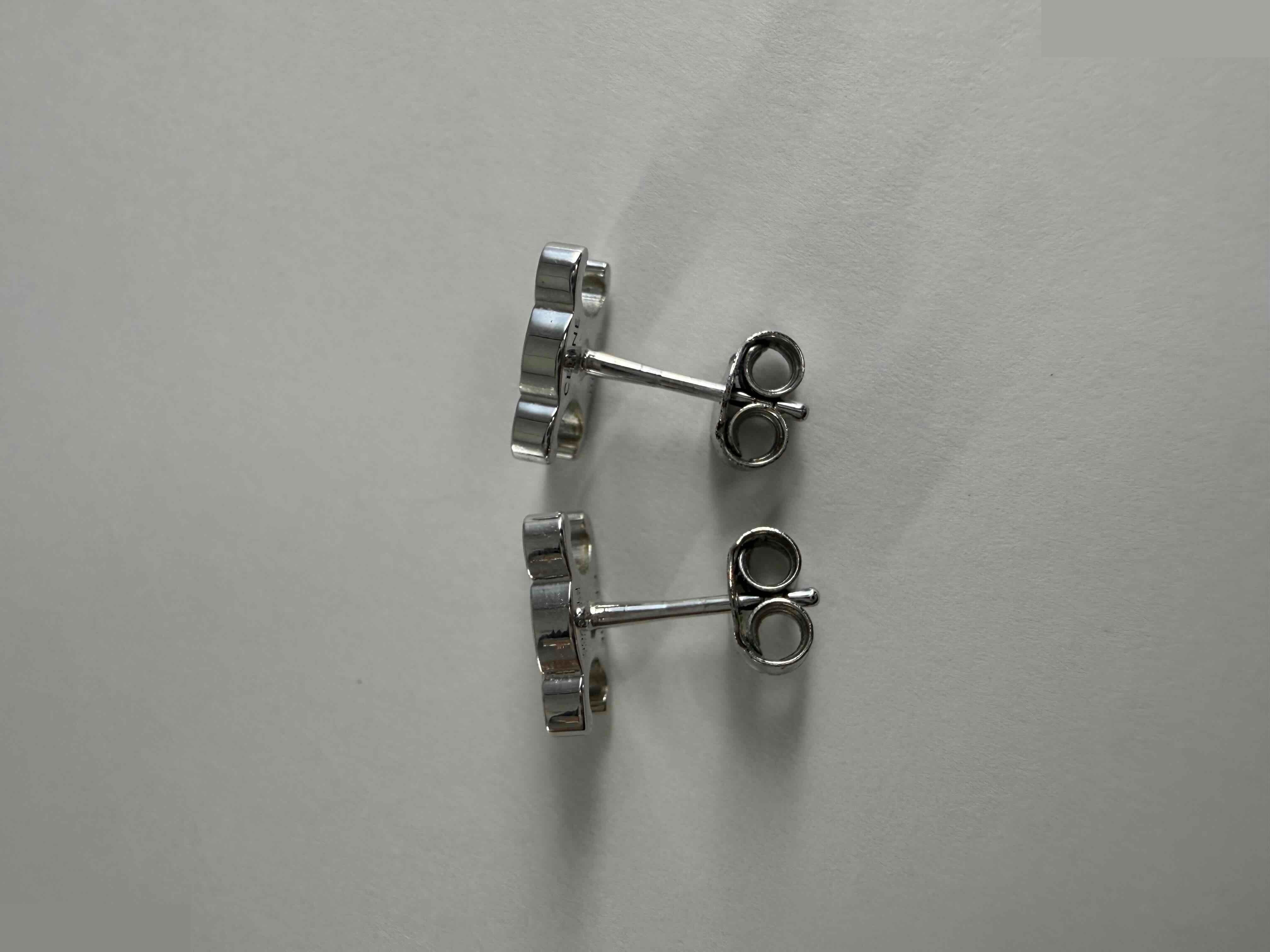 Other lines: Precious metals, earrings, Triomphe, silver — view 3