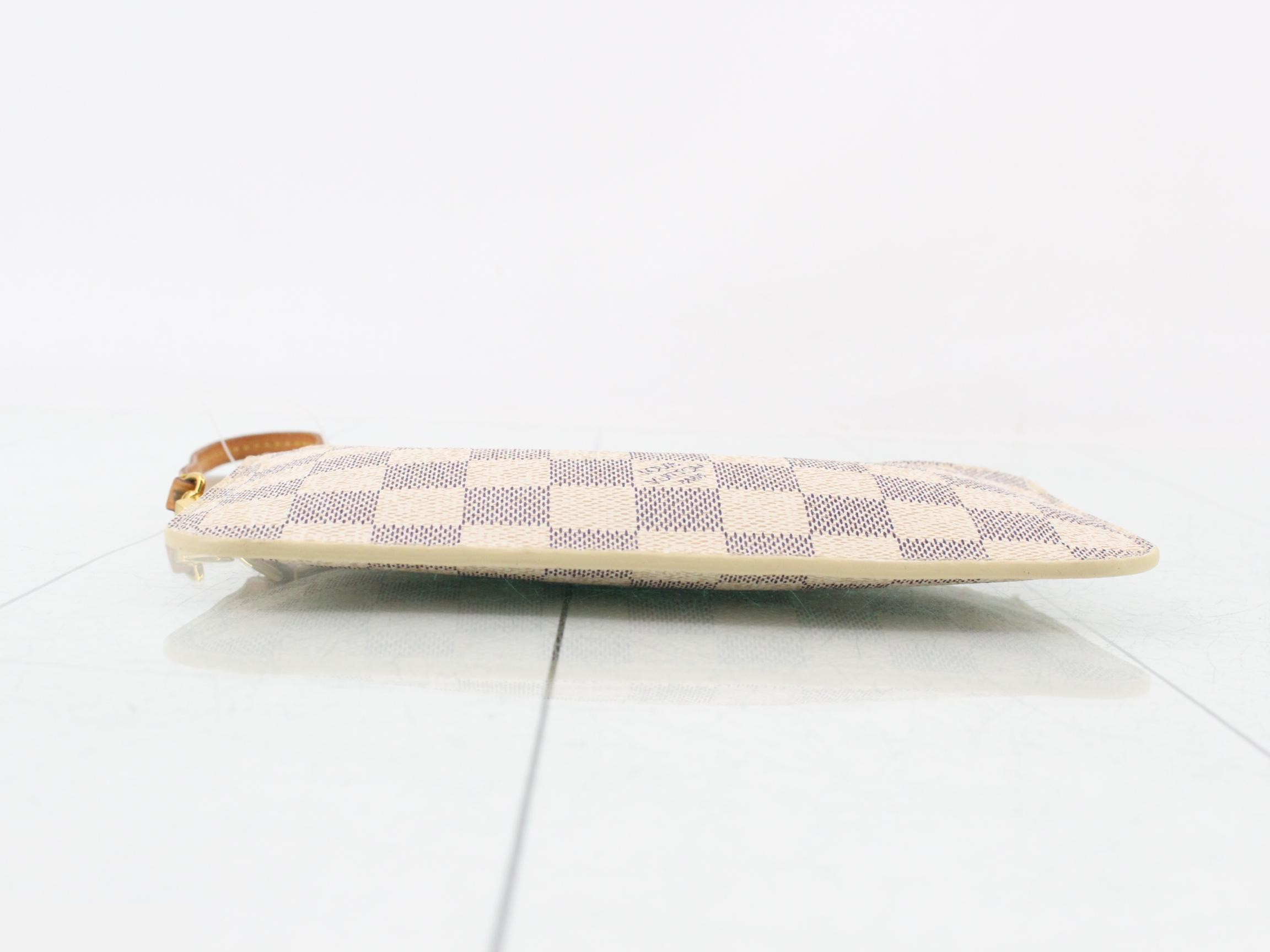 Neverfull Pouch - Azure — view 3