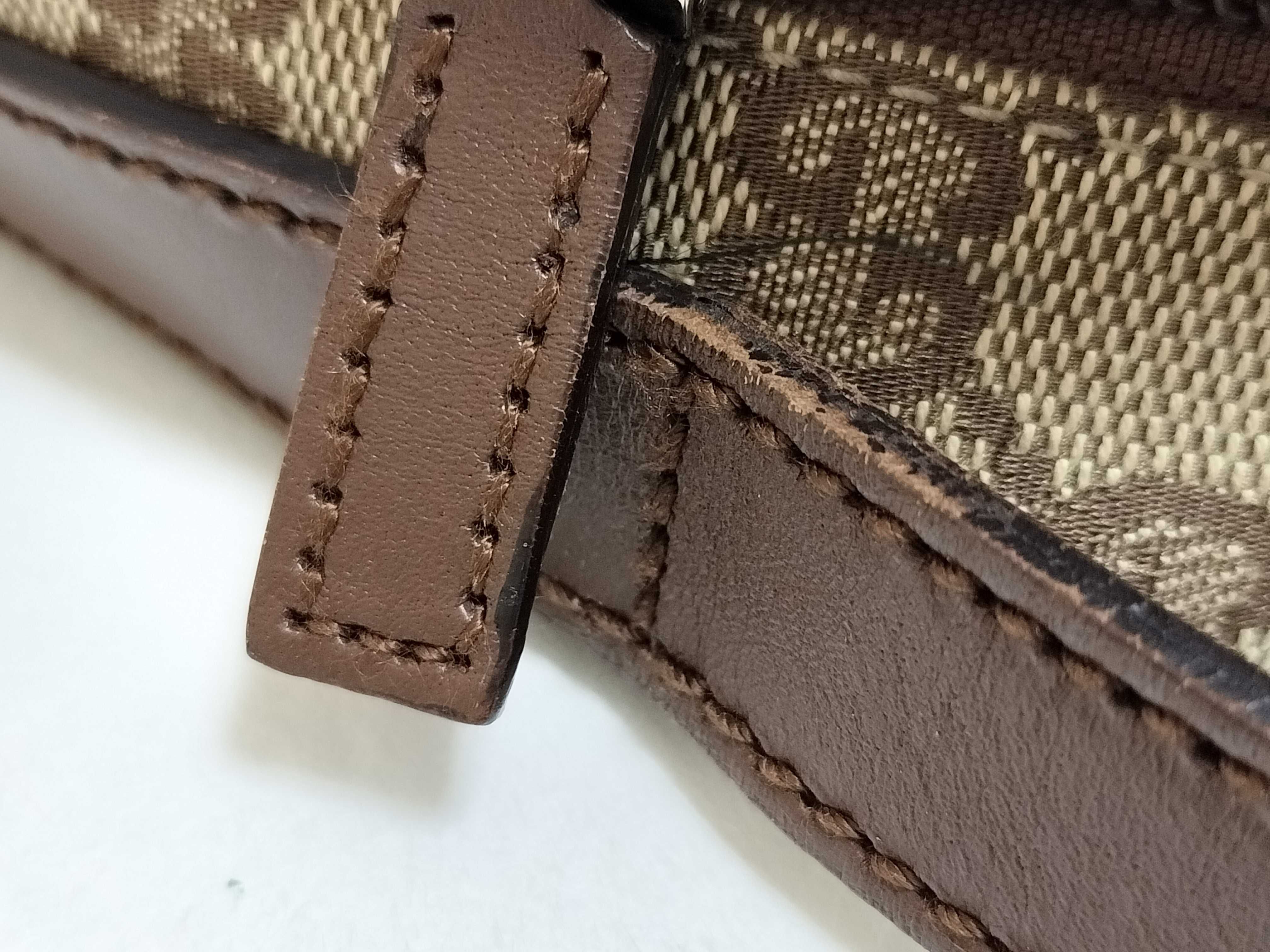GG Canvas Shoulder Bag — view 5