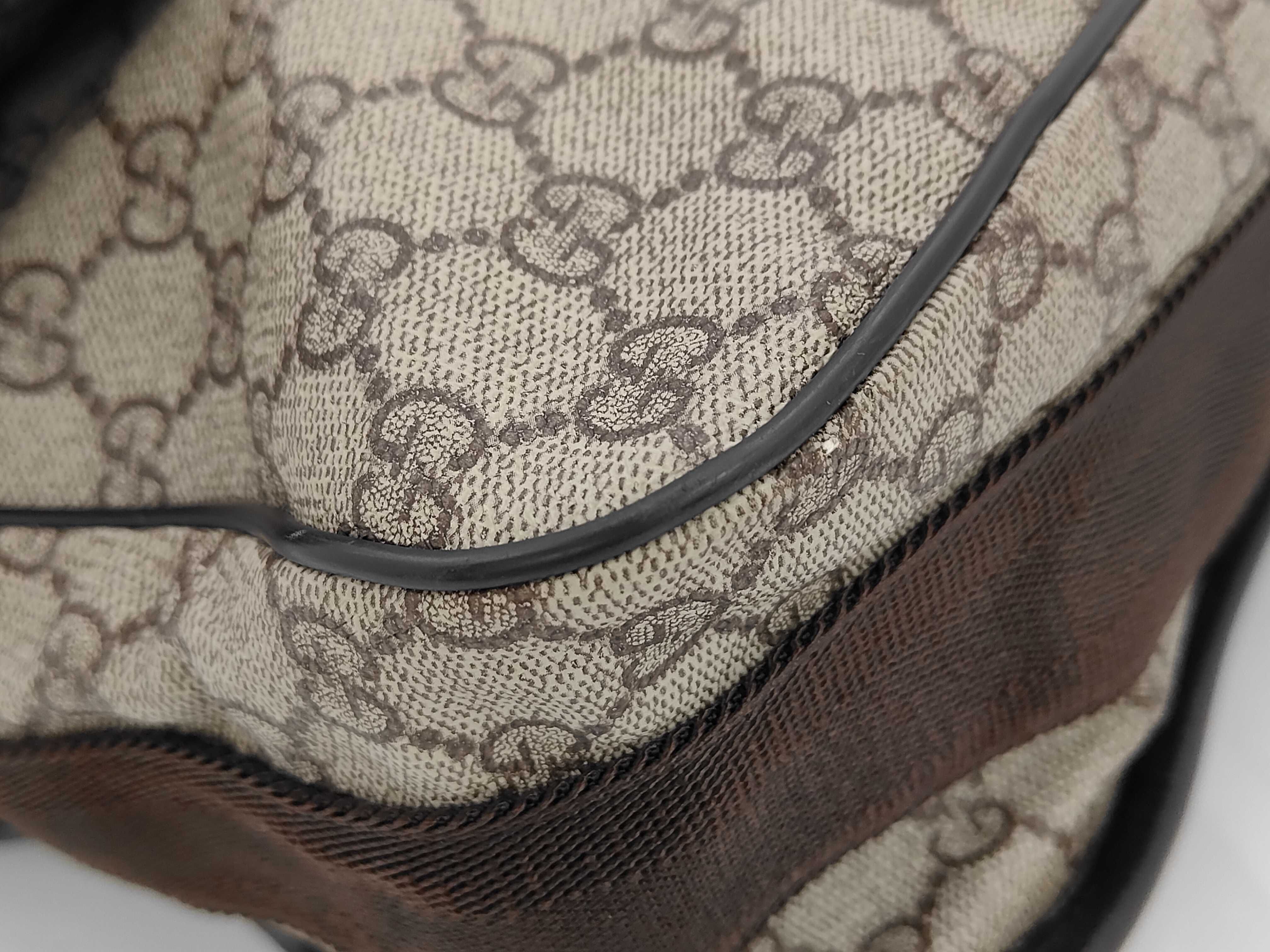 GG Supreme Shoulder Bag — view 4