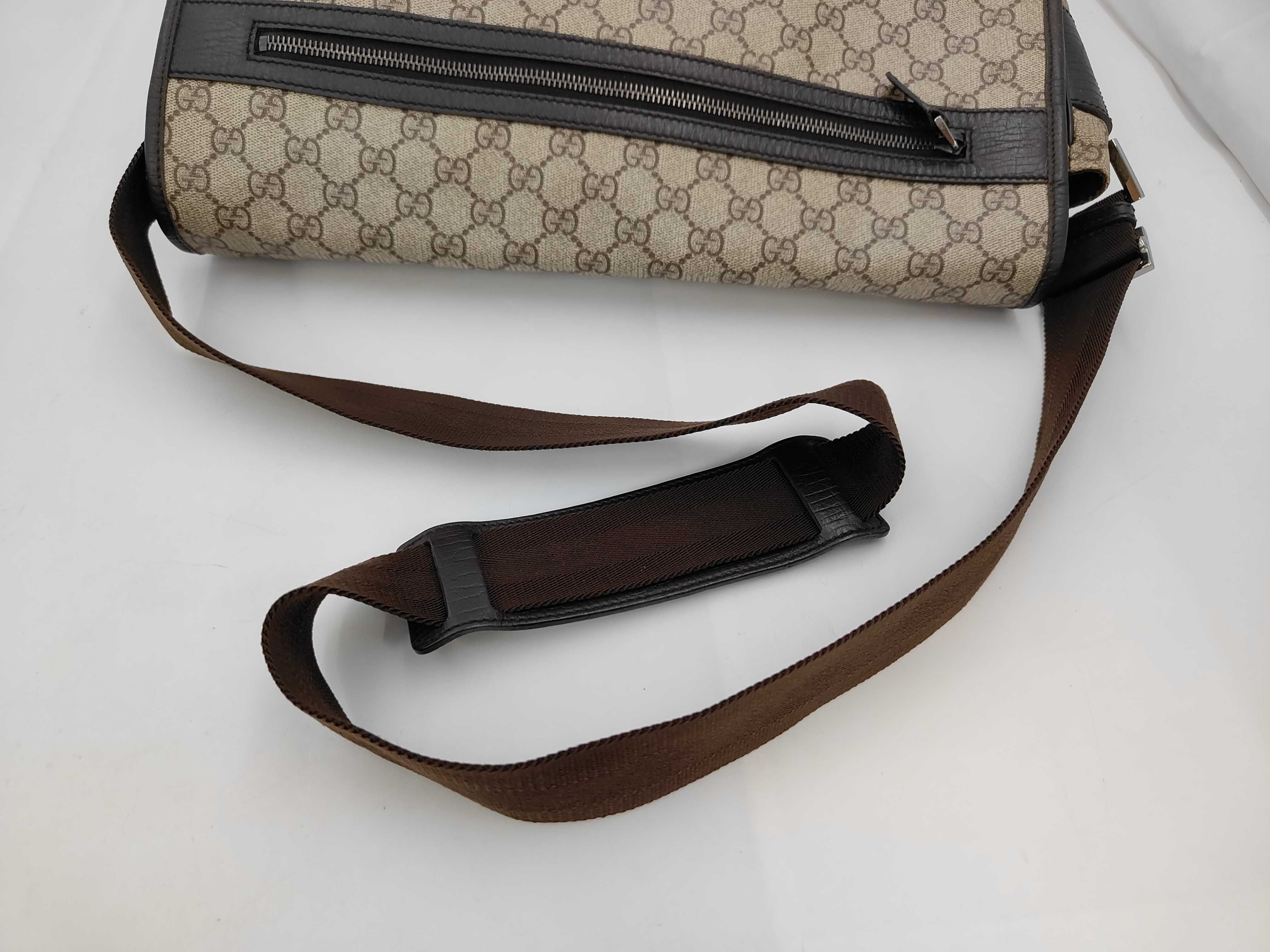 GG Supreme Shoulder Bag — view 5