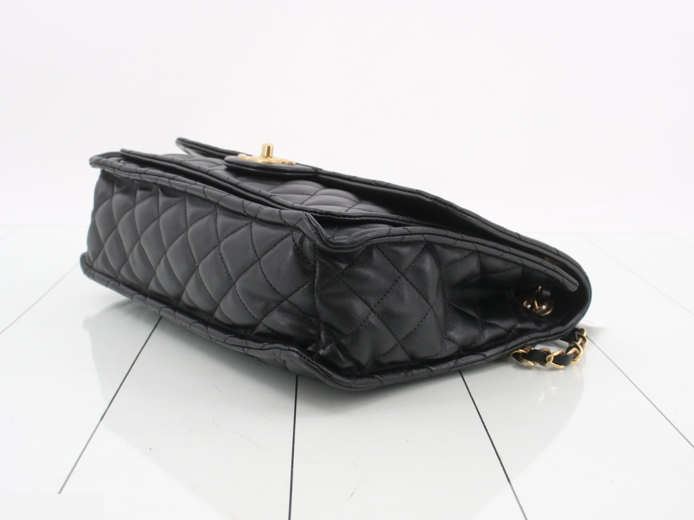 Black, shiny lambskin, gold hardware, matelassé. — view 6