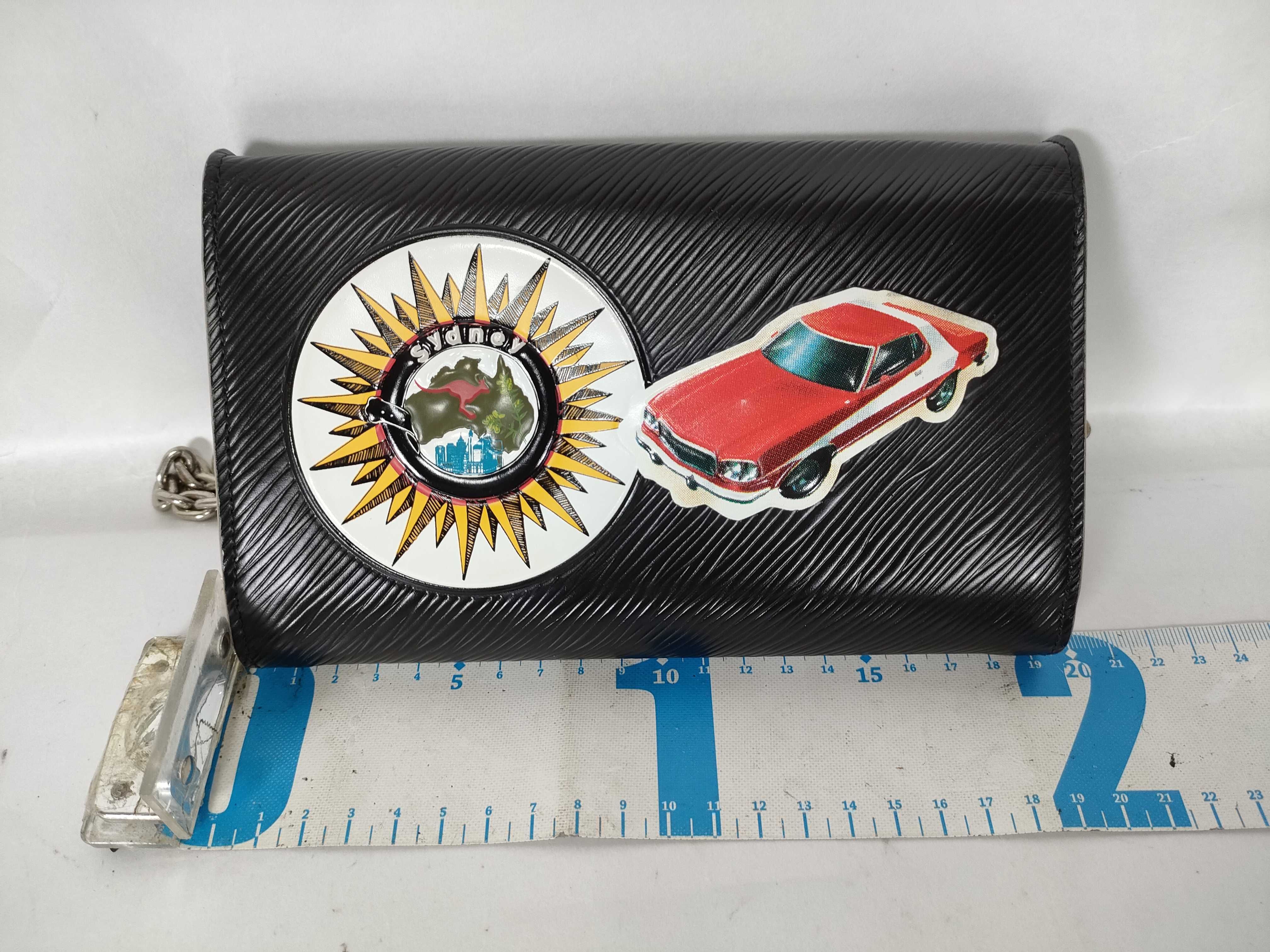 Epi LV Epi Chain Shoulder Bag — view 2