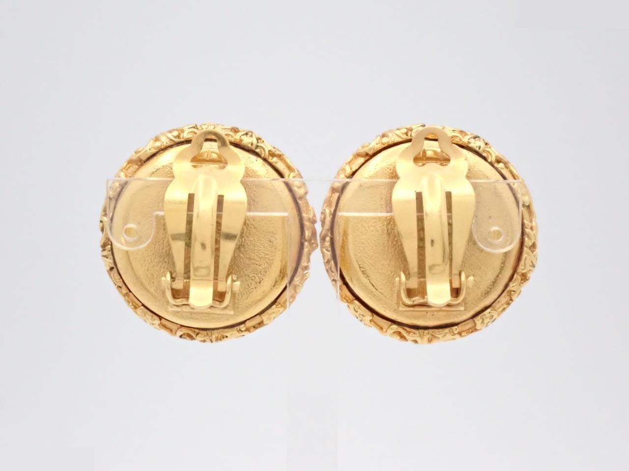 Lava Pearl Coco Mark Earrings Gold 93A — view 2