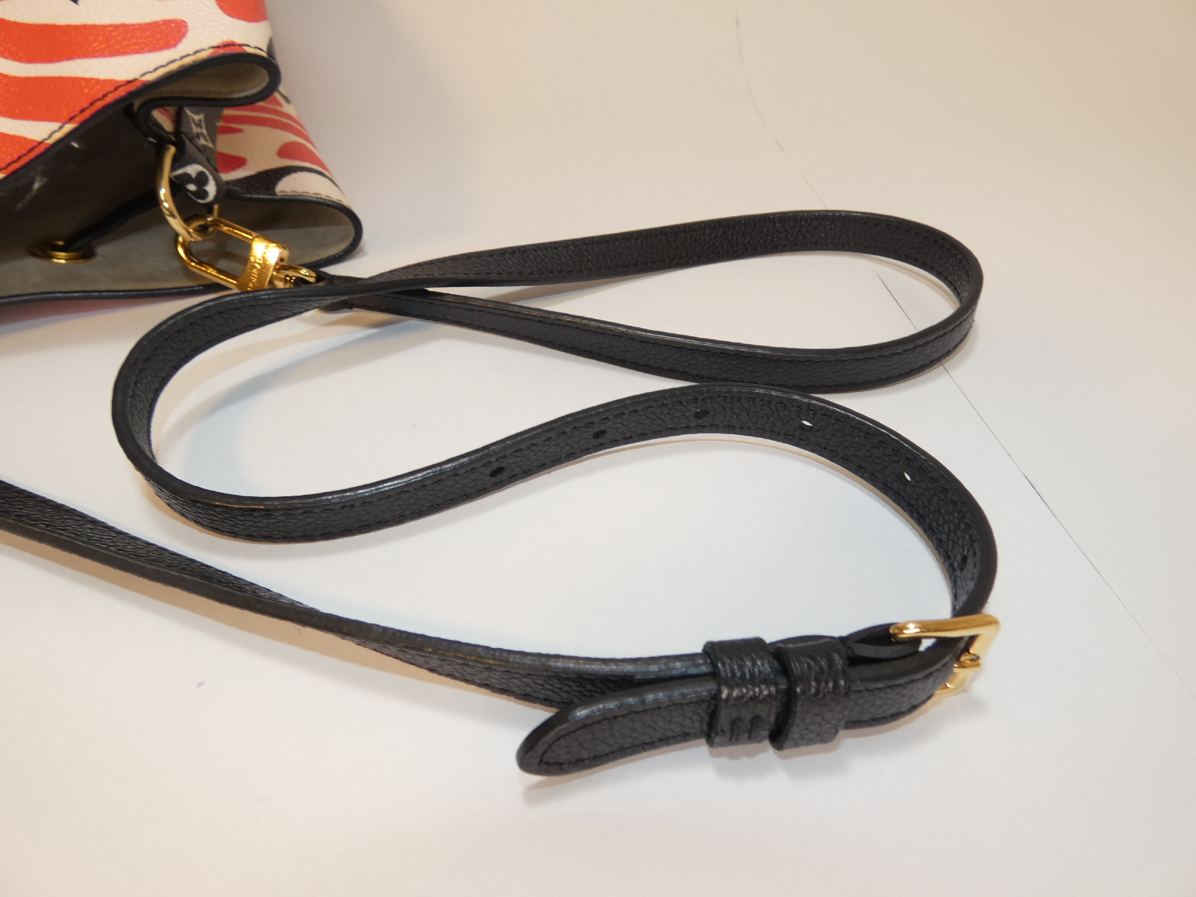 NeoNoe Crafty Shoulder Bag — view 4
