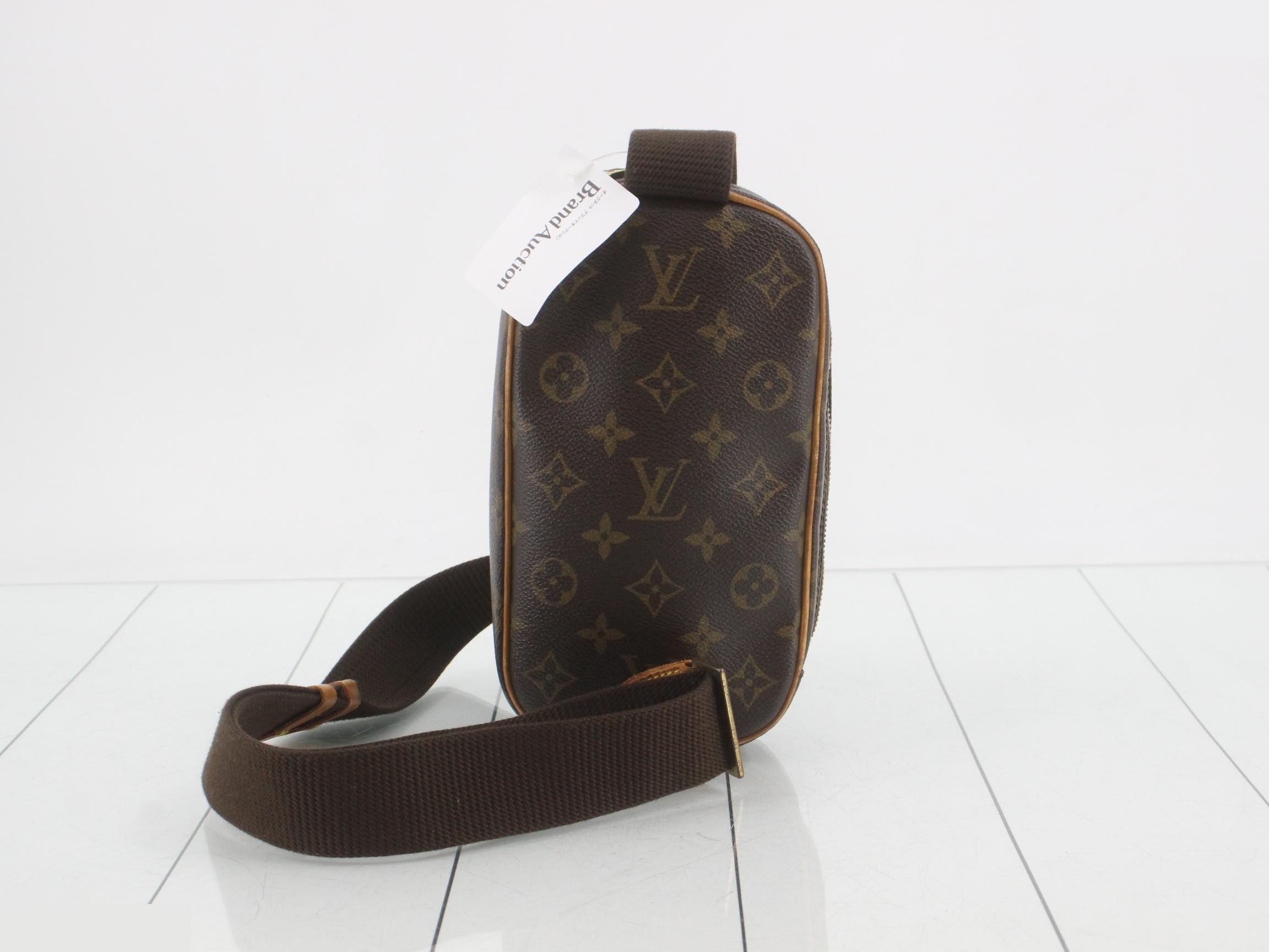 Pochette Gange Monogram Body Bag — view 2