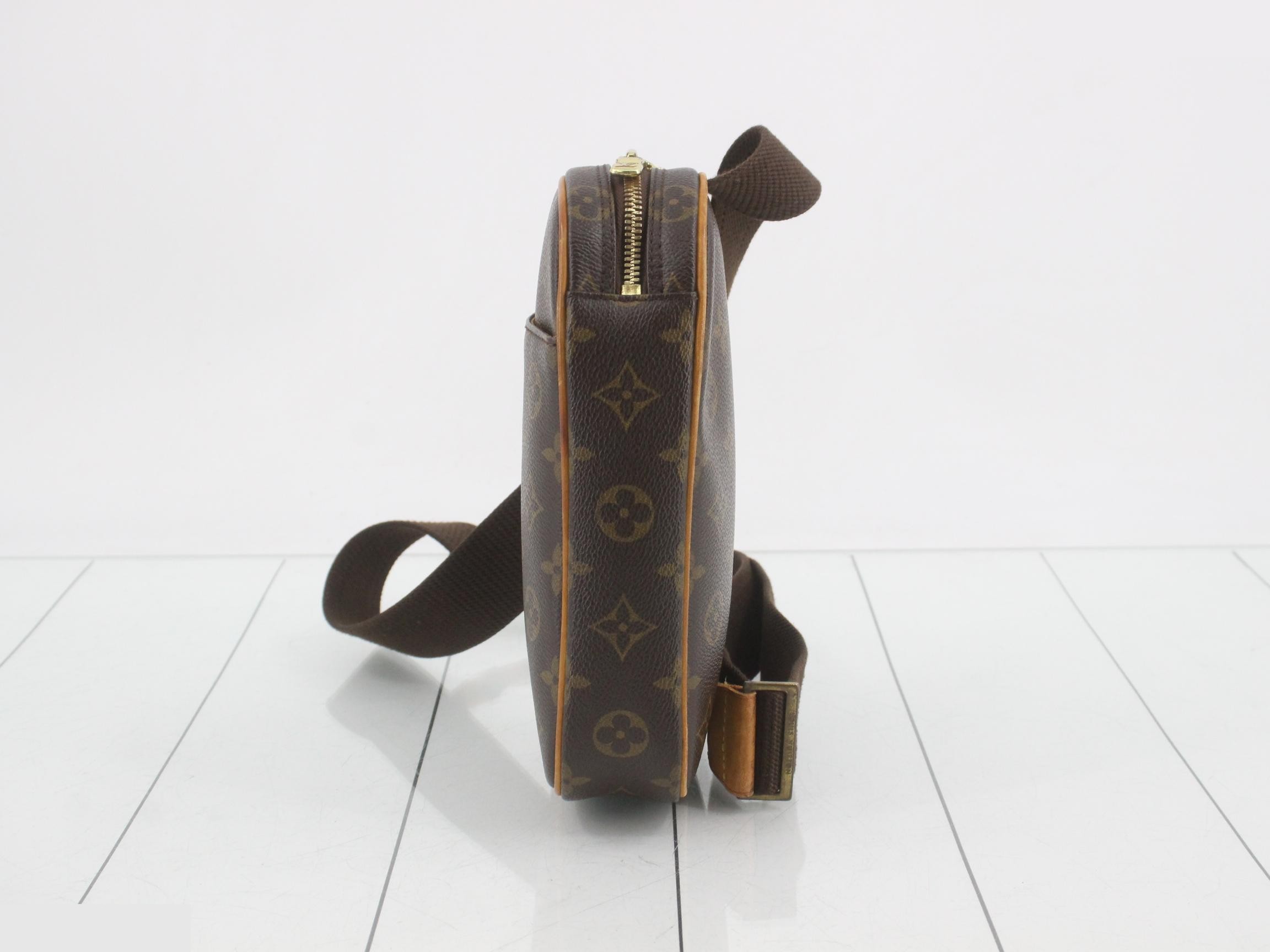 Pochette Gange Monogram Body Bag — view 3