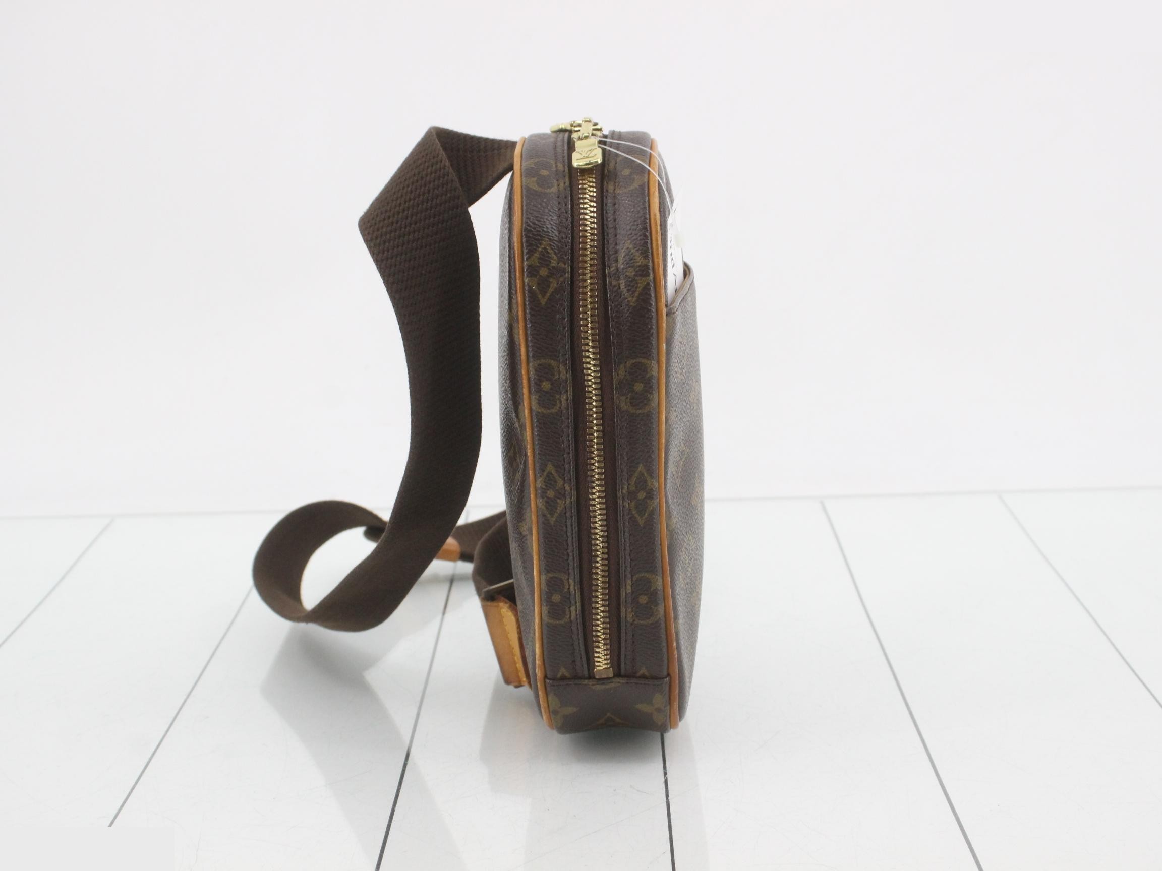 Pochette Gange Monogram Body Bag — view 4