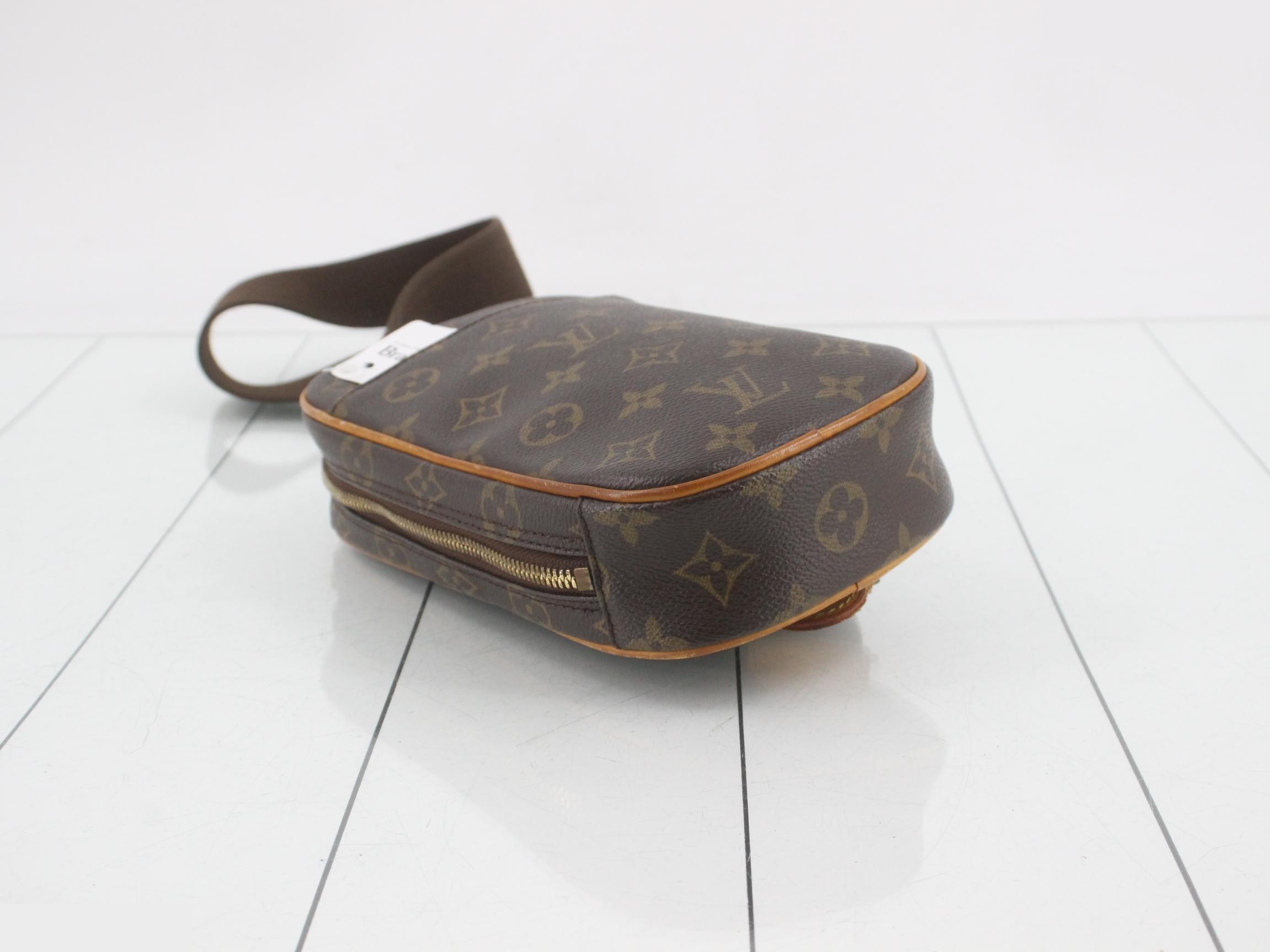 Pochette Gange Monogram Body Bag — view 5
