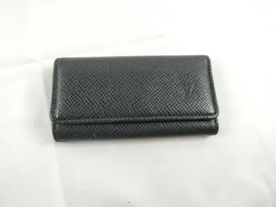 Taiga Leather Key Case/Keychain (Black)