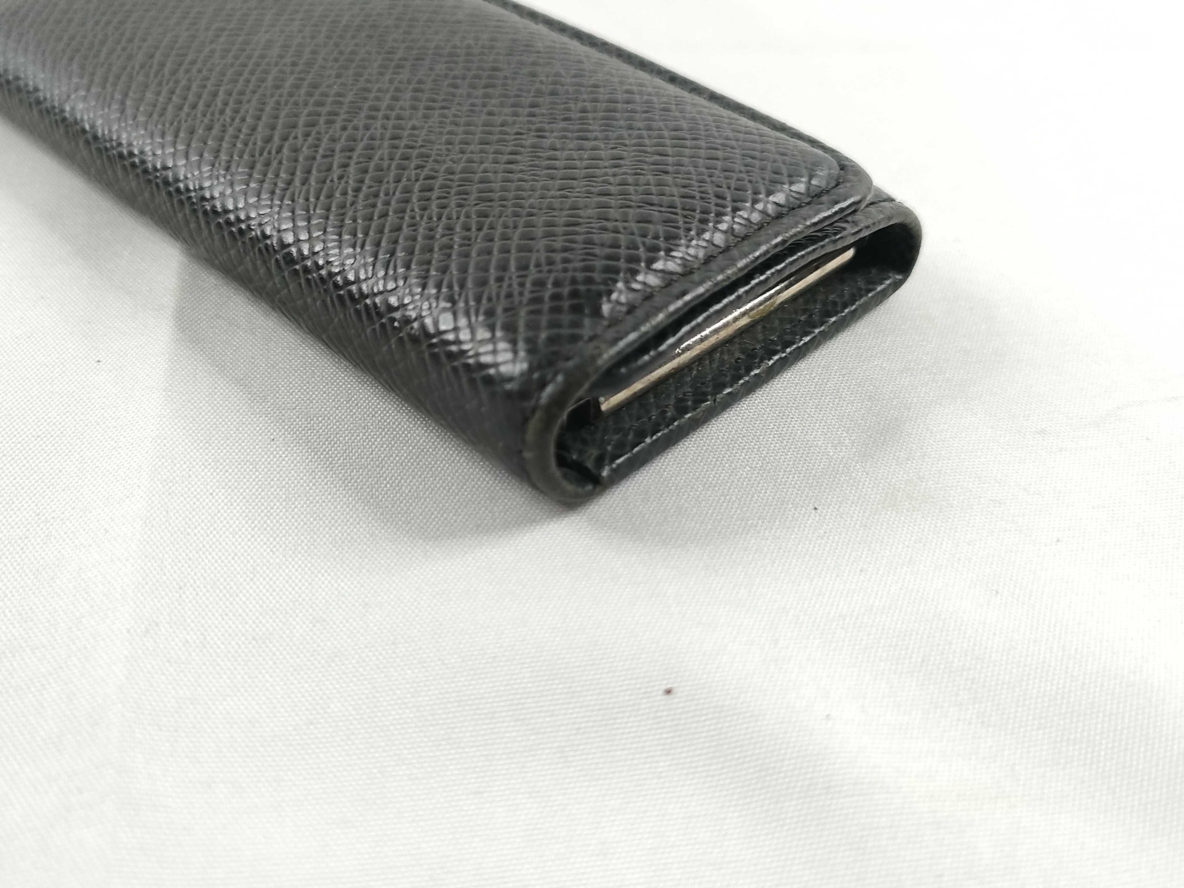 Taiga Leather Key Case/Keychain (Black) — view 3