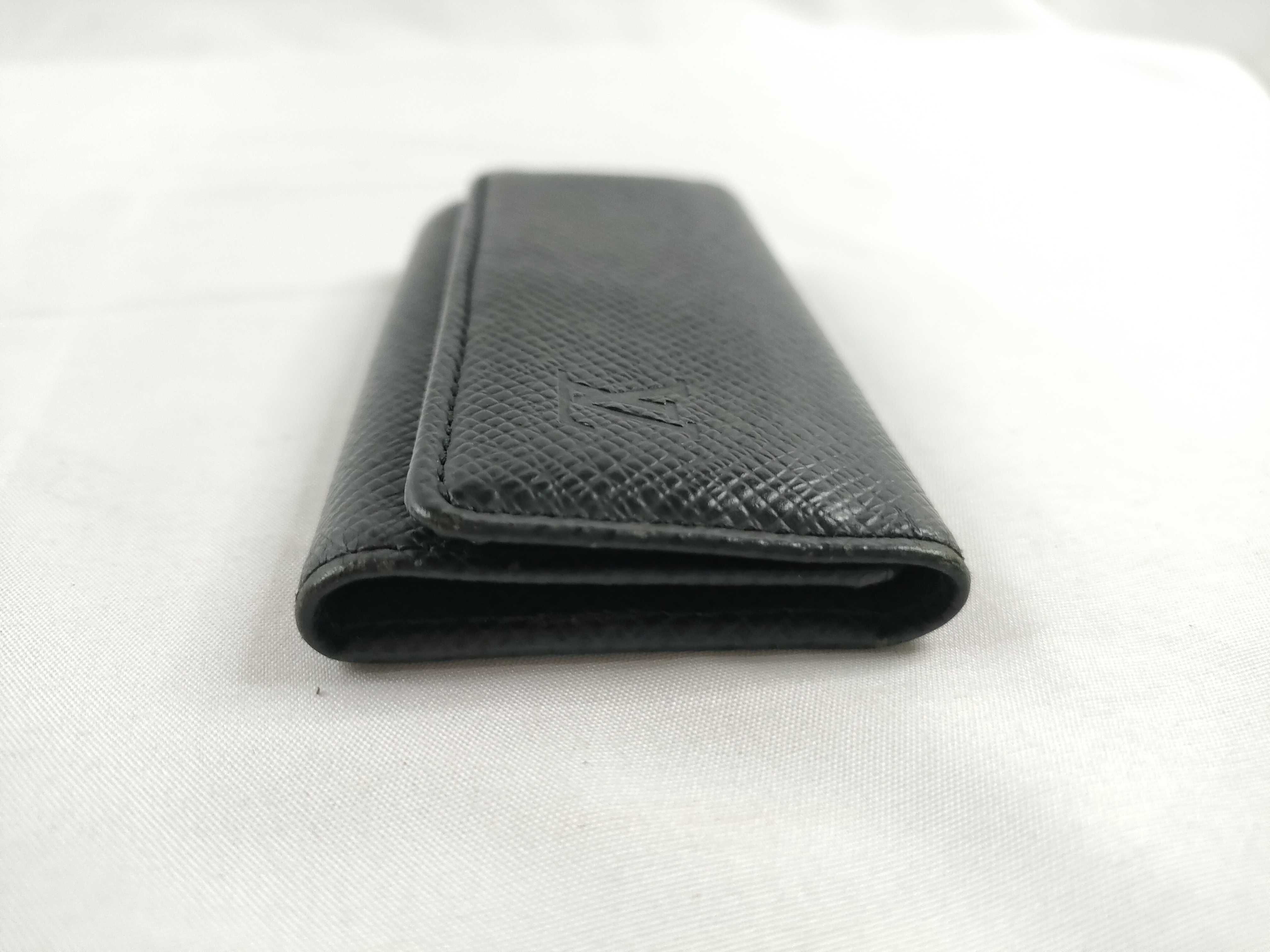 Taiga Leather Key Case/Keychain (Black) — view 5