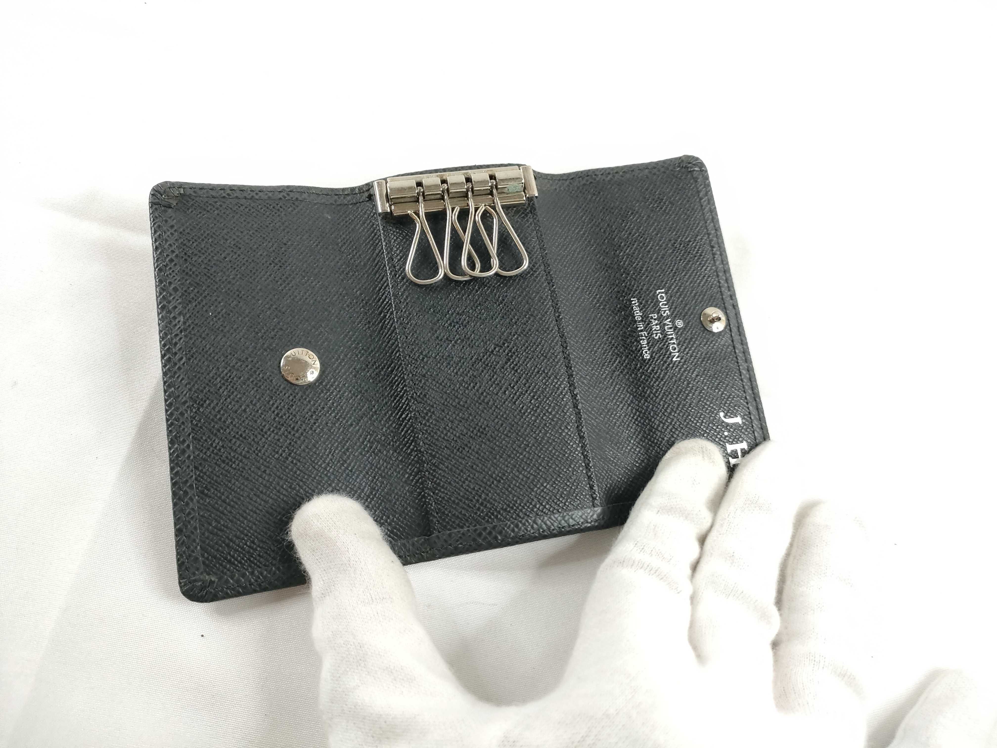 Taiga Leather Key Case/Keychain (Black) — view 8