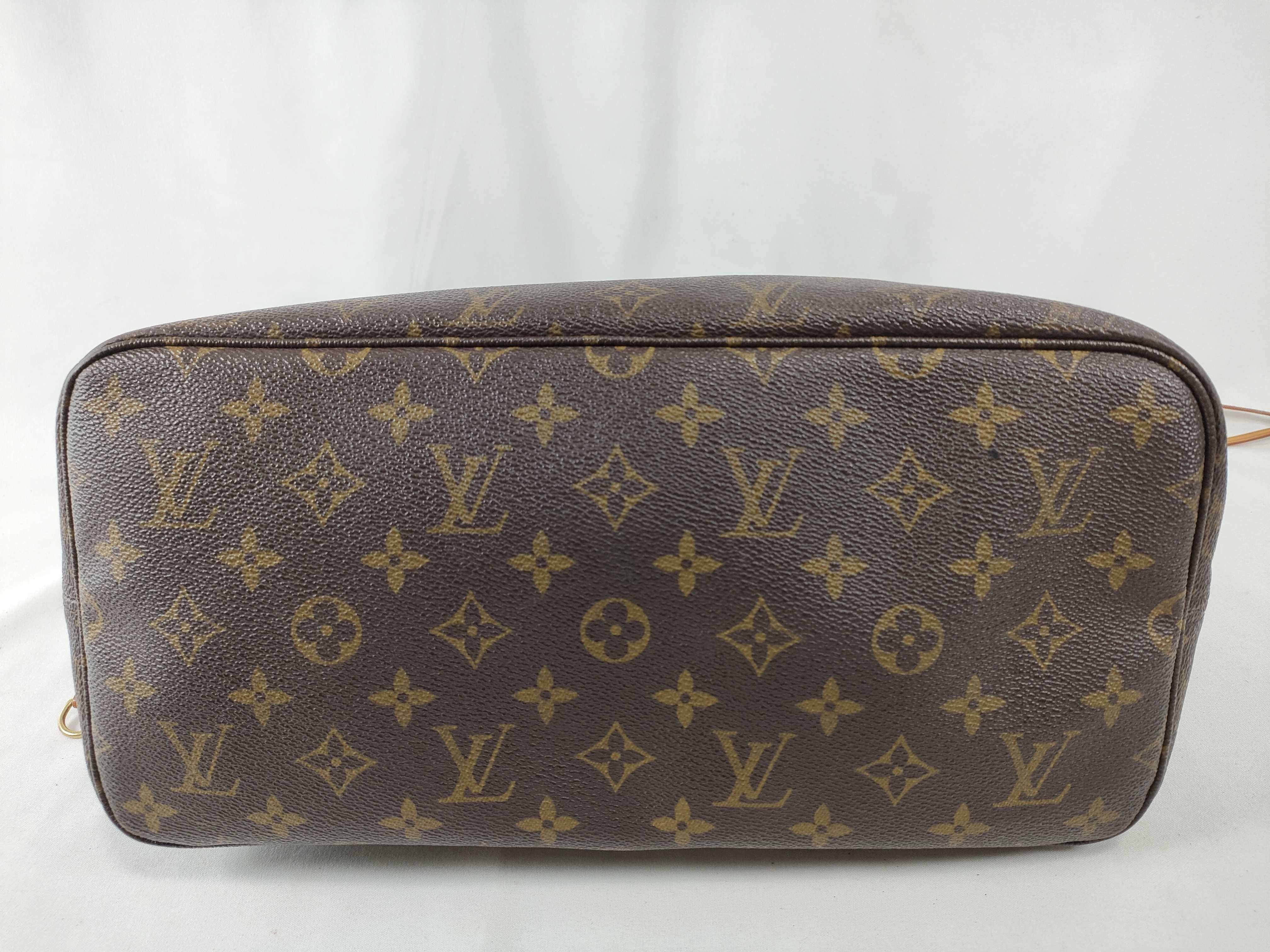 Monogram Louis Vuitton Neverfull Tote Bag — view 5