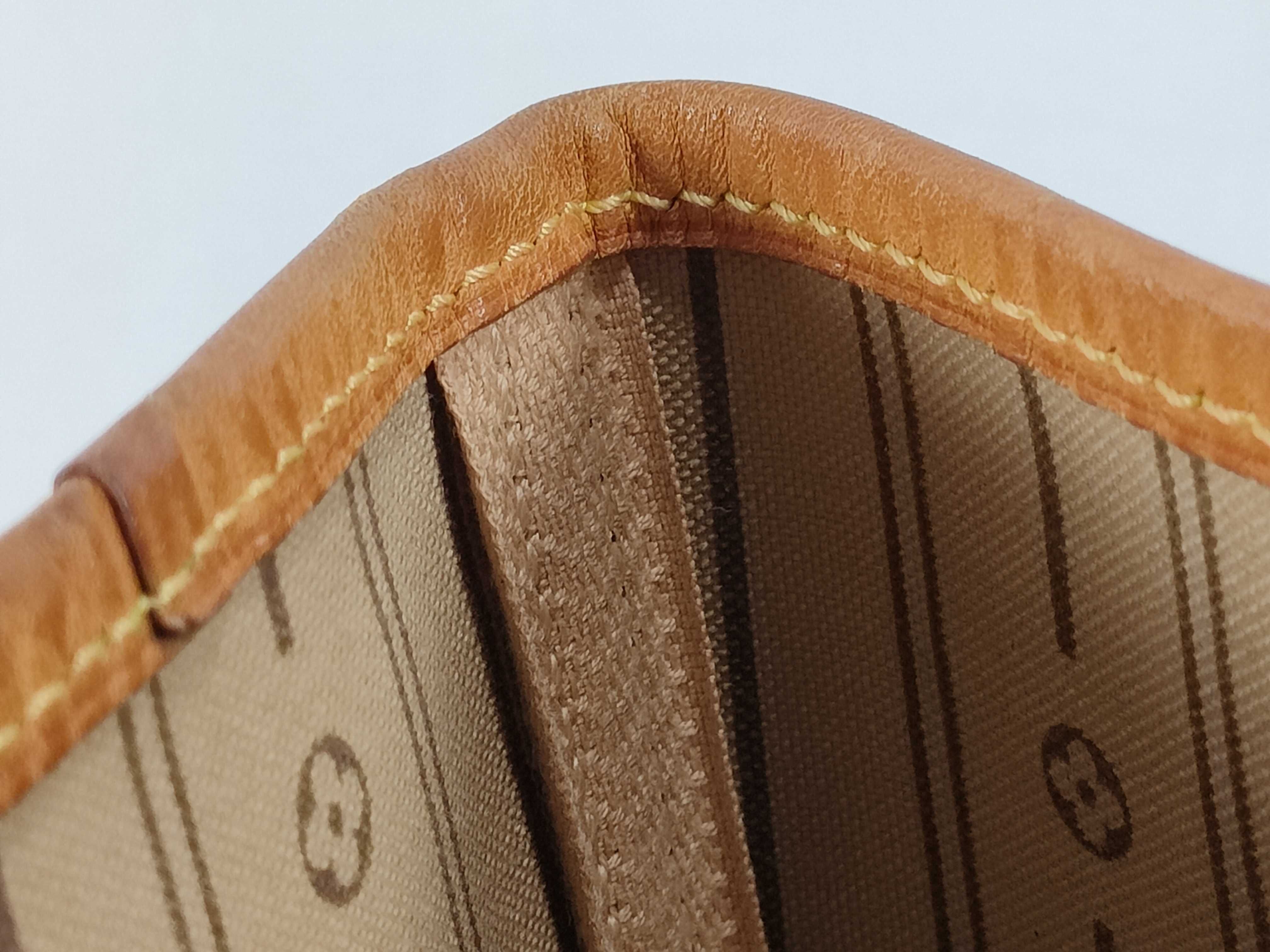 Monogram Louis Vuitton Neverfull Tote Bag — view 6