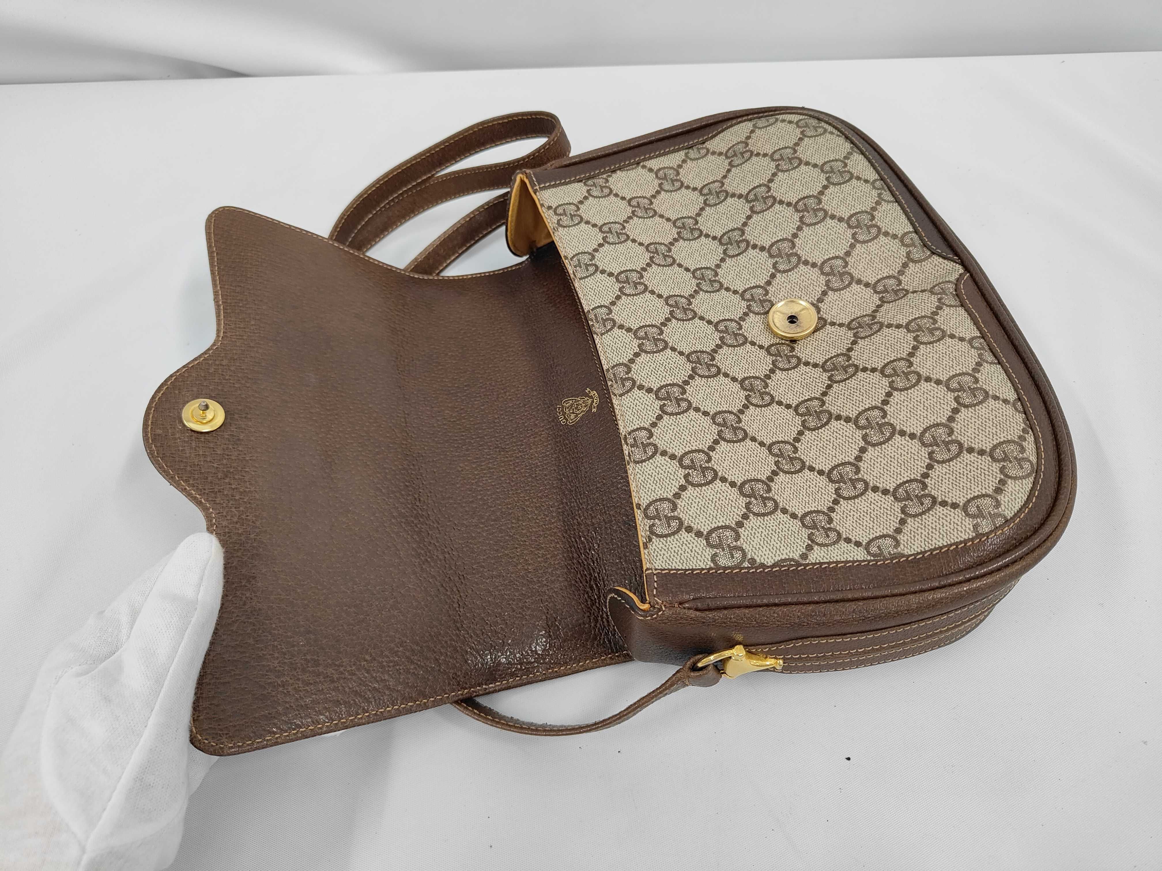 GG Supreme Shoulder Bag — view 8