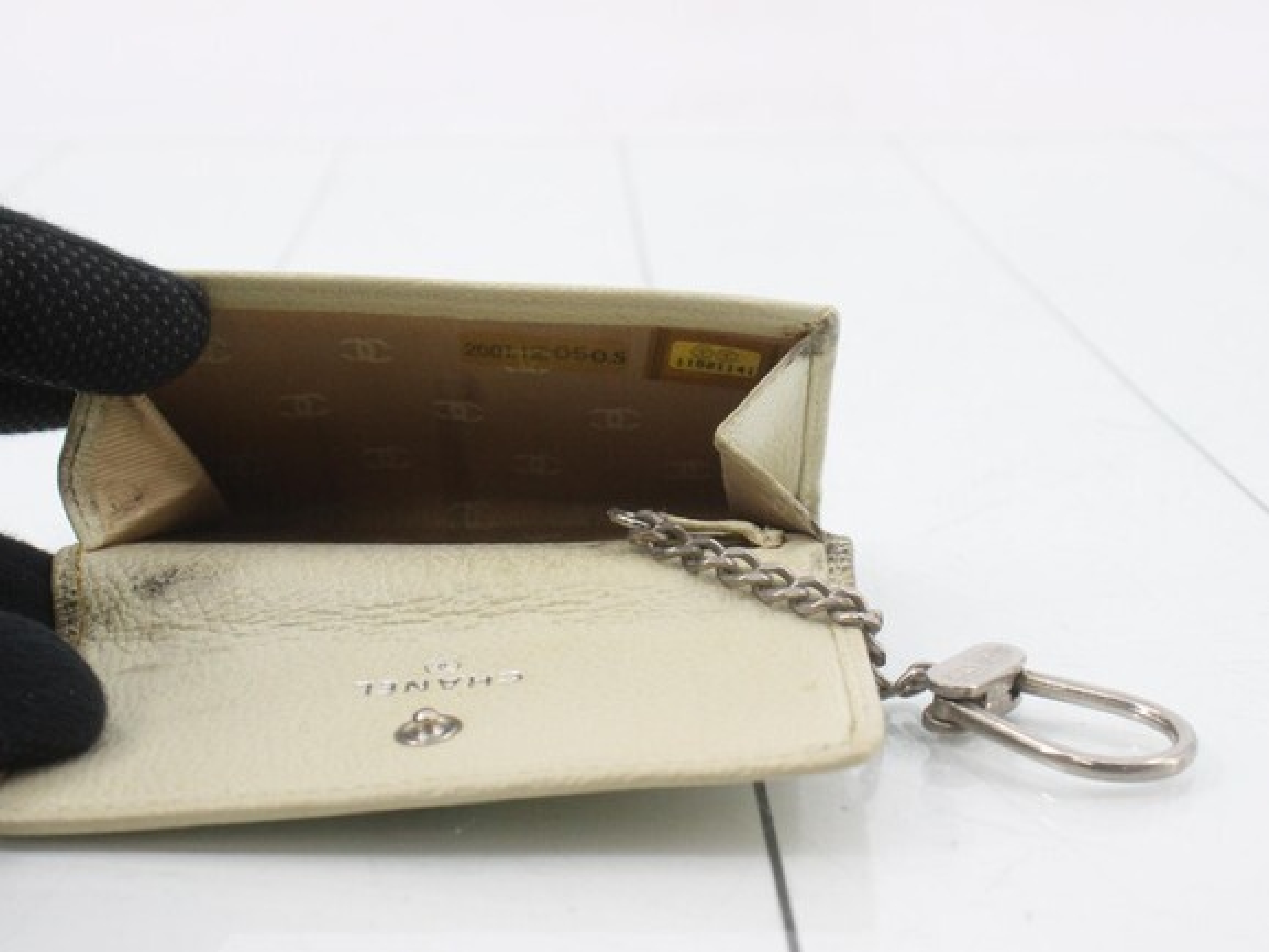 bag/coin case, ivory, silver hardware, wallet — view 3