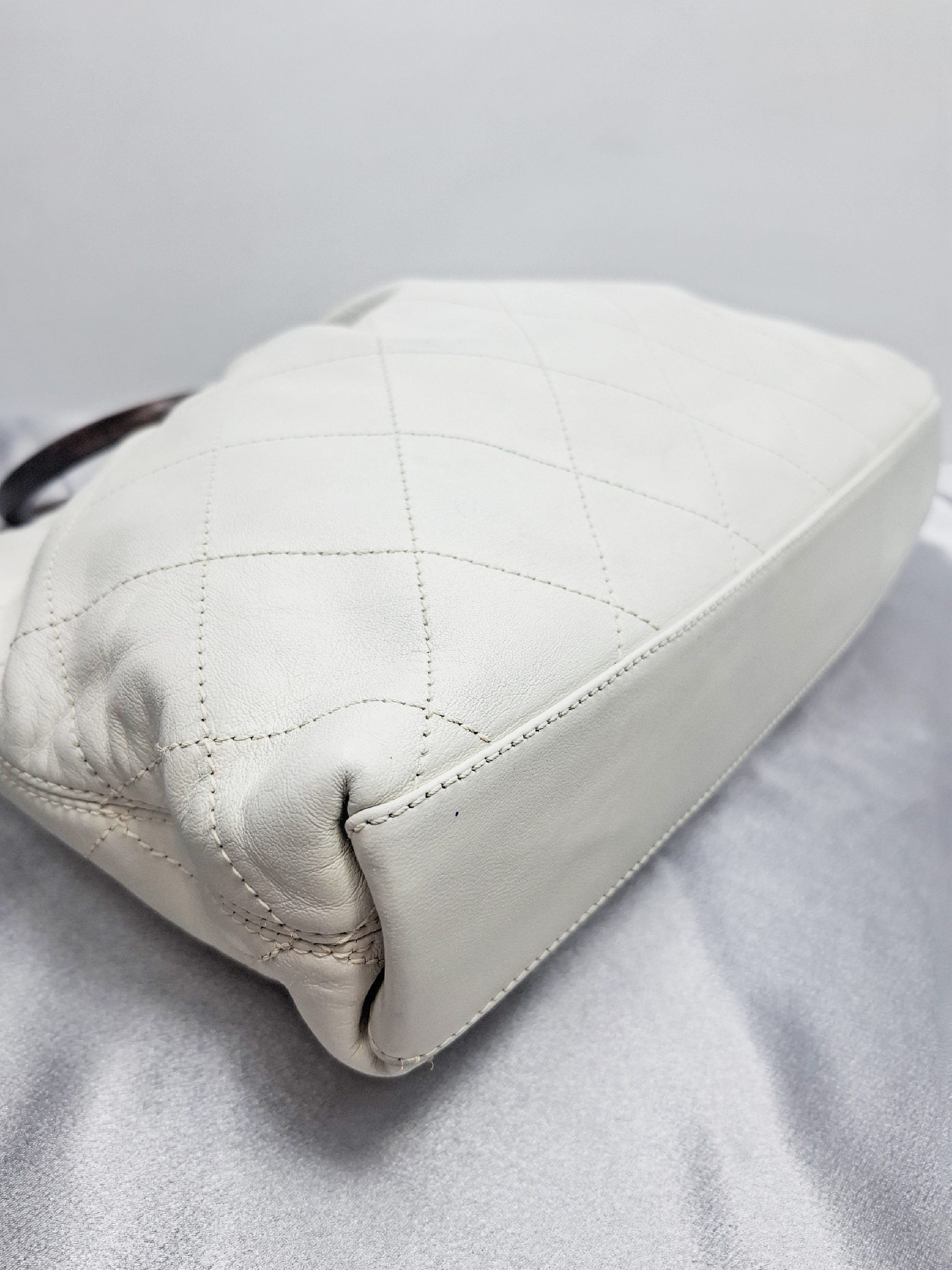 Tortoiseshell Handbag Seal No. 6 Handbag — view 9