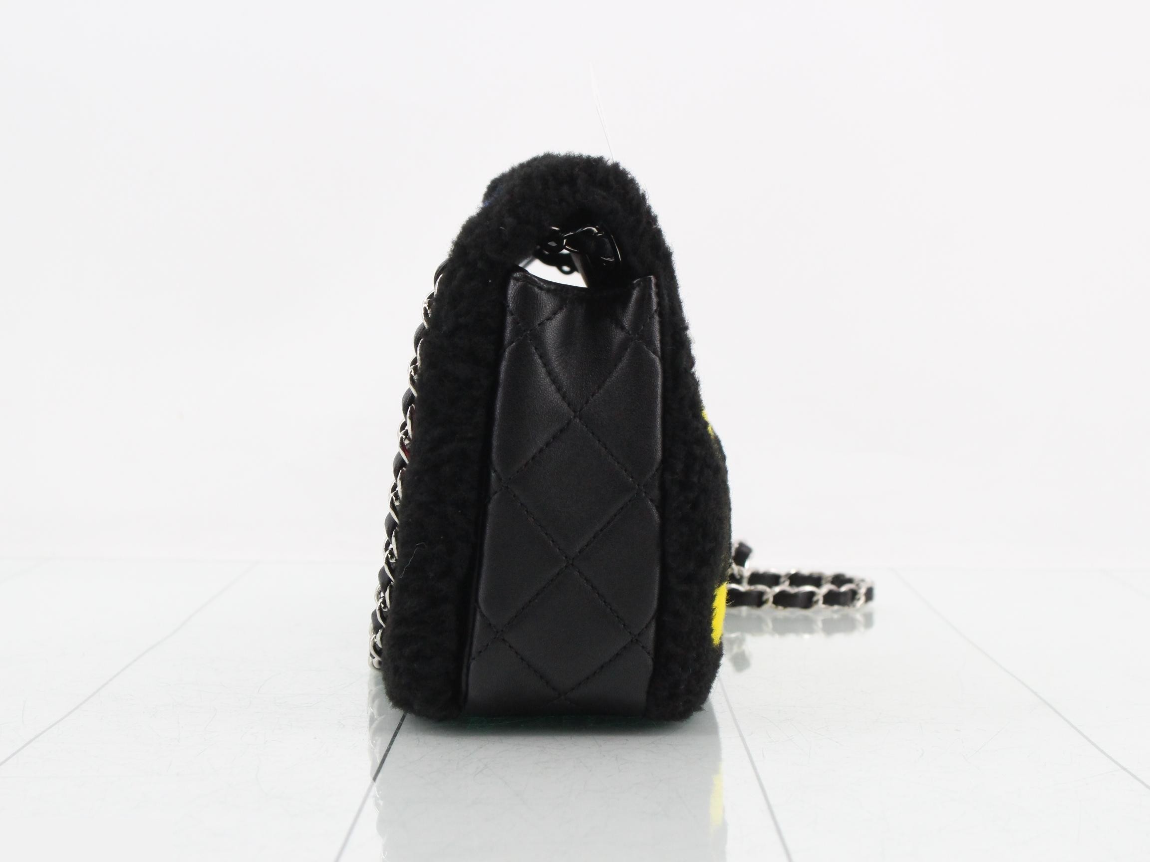 Matelassé No. 5 Chain Shoulder Bag (20s series) — view 3
