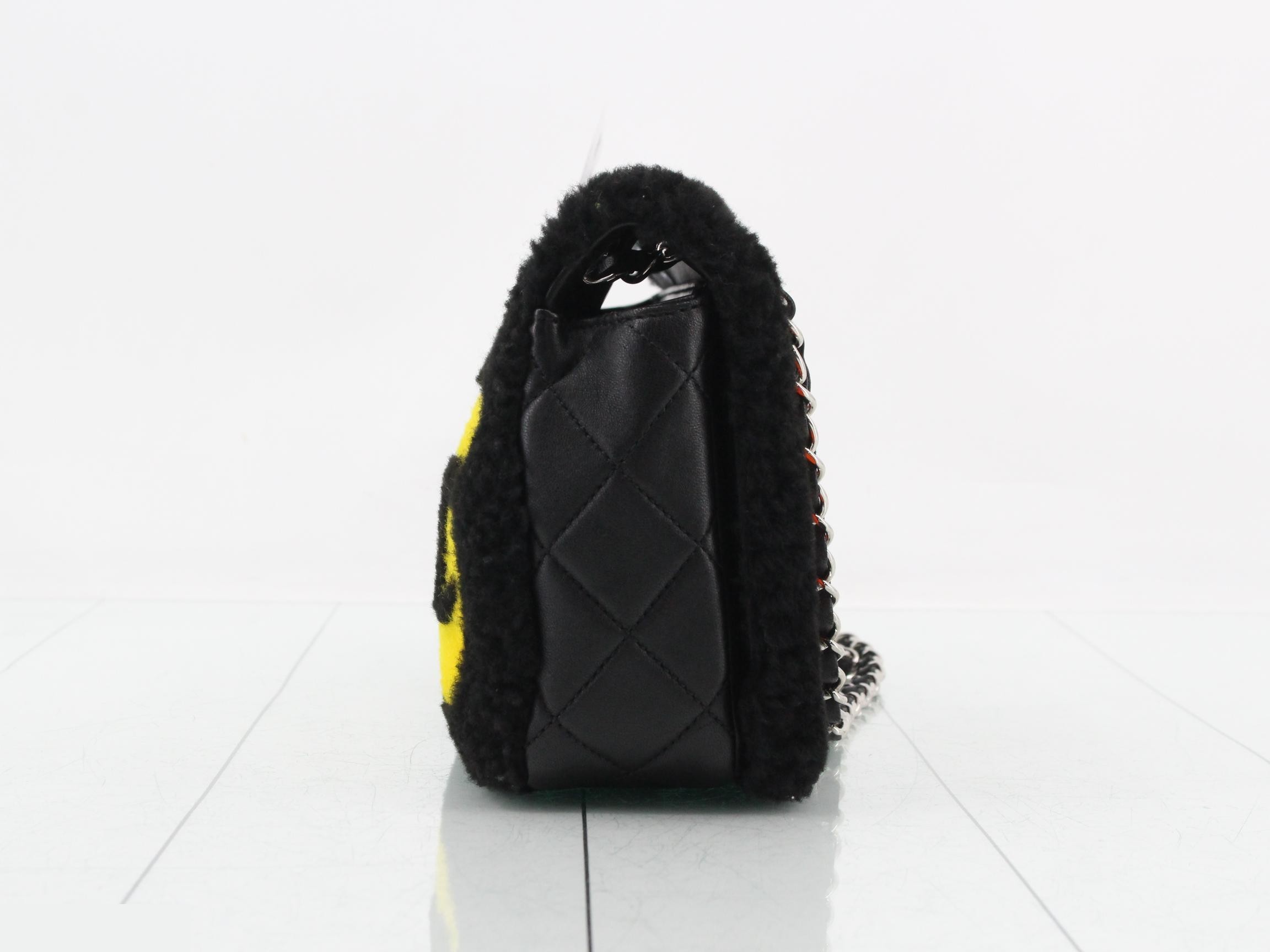 Matelassé No. 5 Chain Shoulder Bag (20s series) — view 4