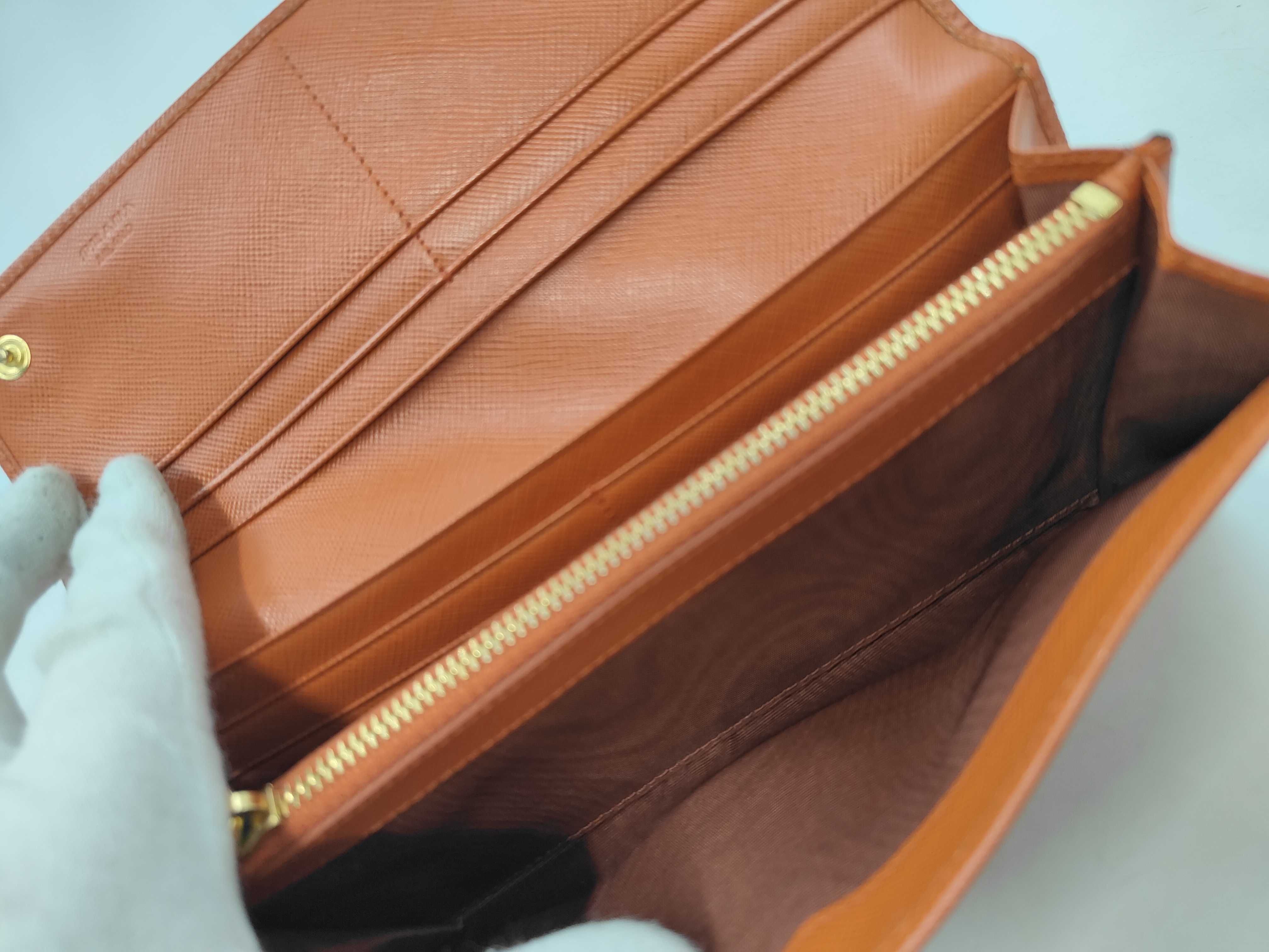Vitello Move 1MH132 Leather Long Wallet Orange — view 9