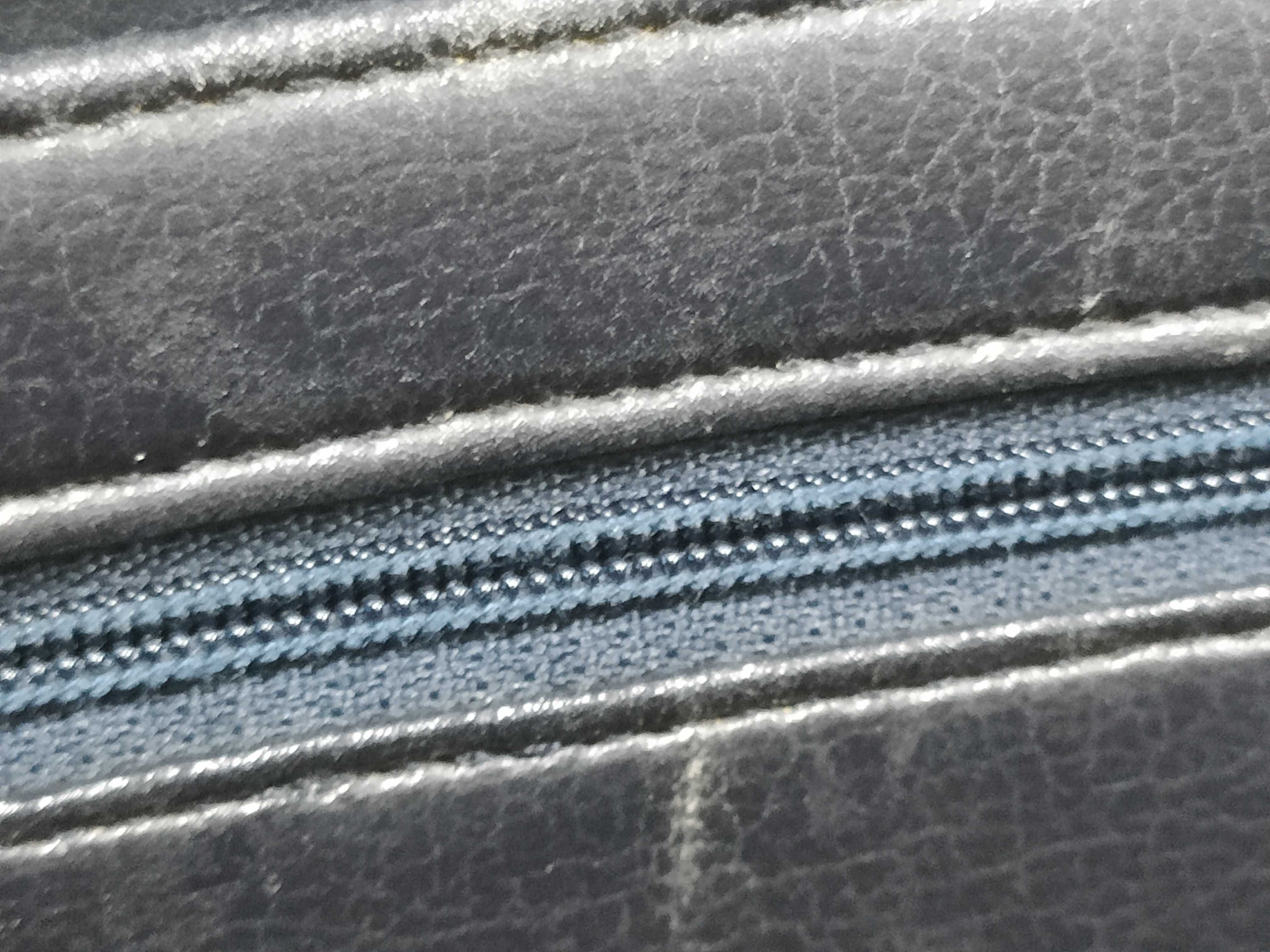 logo leather shoulder bag — view 11