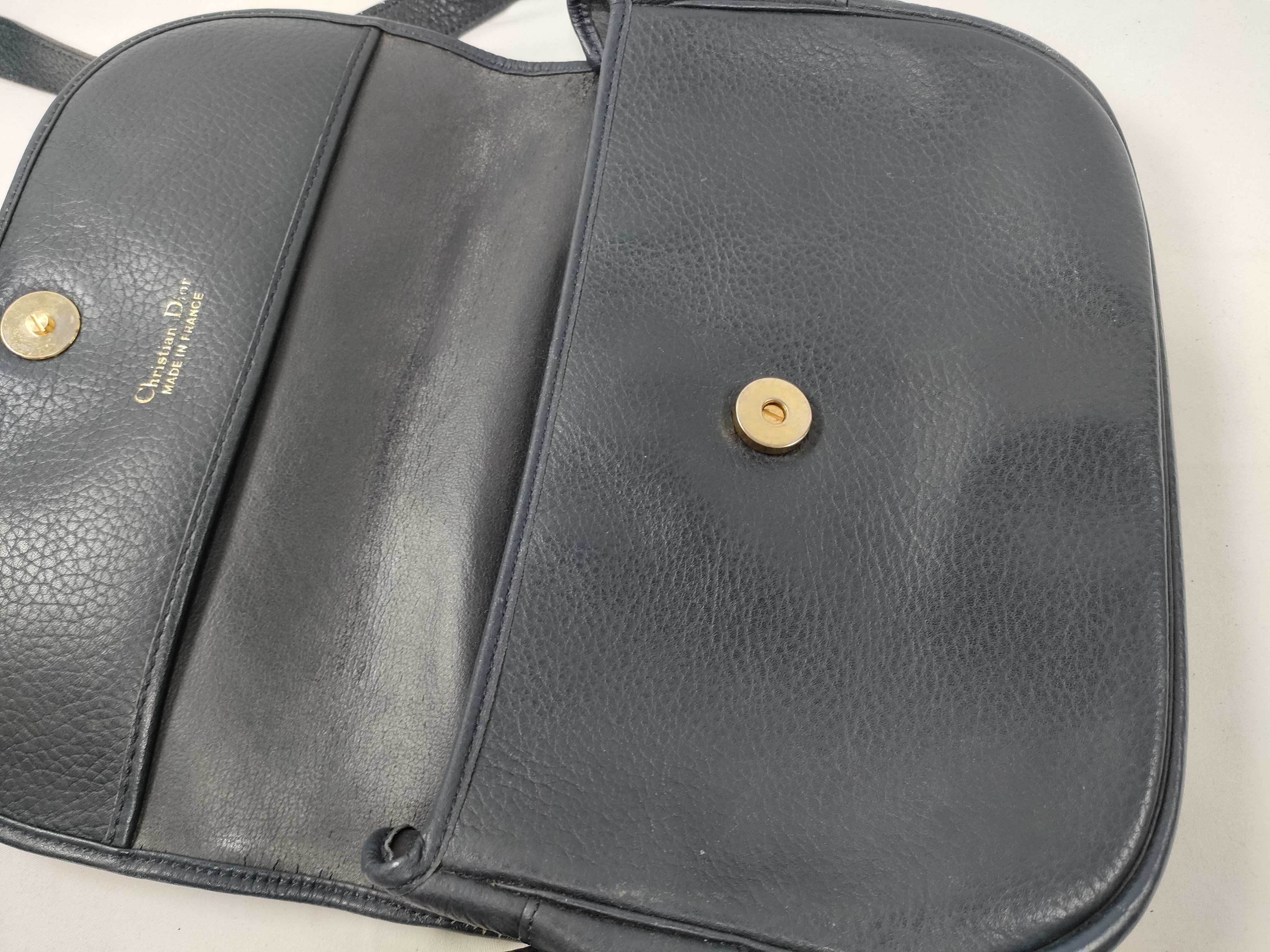 logo leather shoulder bag — view 8